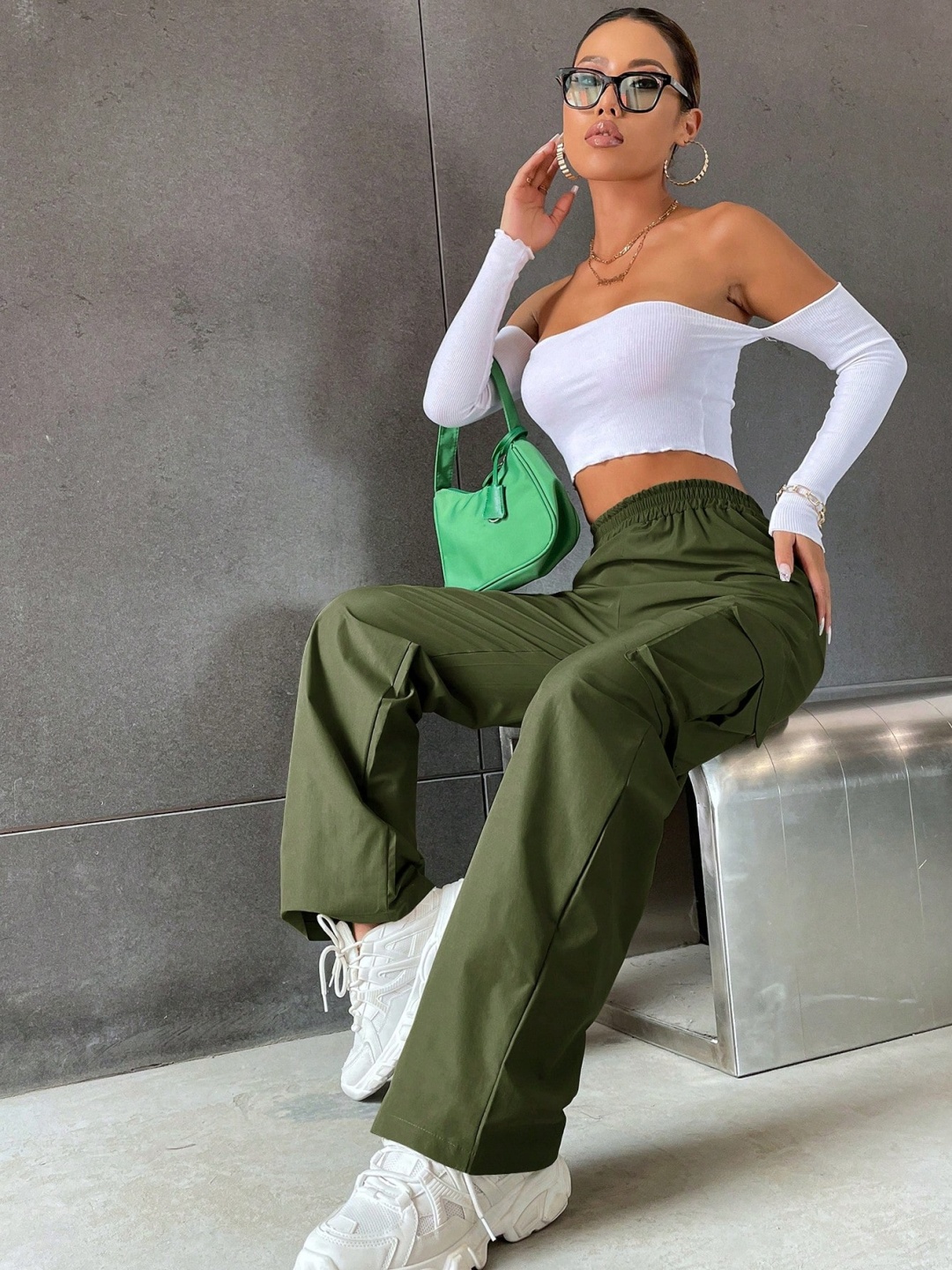 

SHINE N SHOW Women Relaxed Fit High-Rise Cotton Cargos Trousers, Green