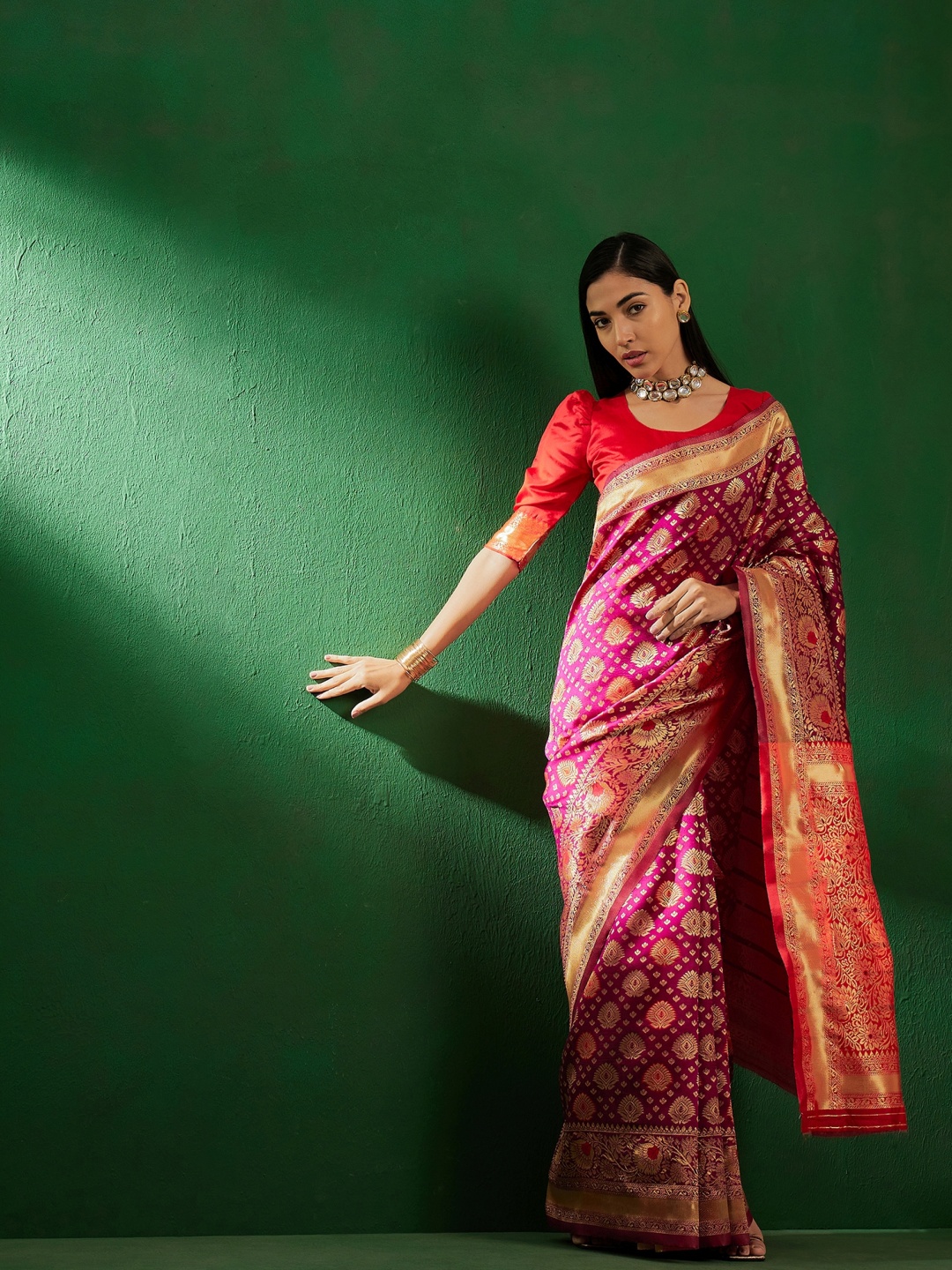 

DEVATITHI Woven Design Zari Banarasi Saree, Burgundy