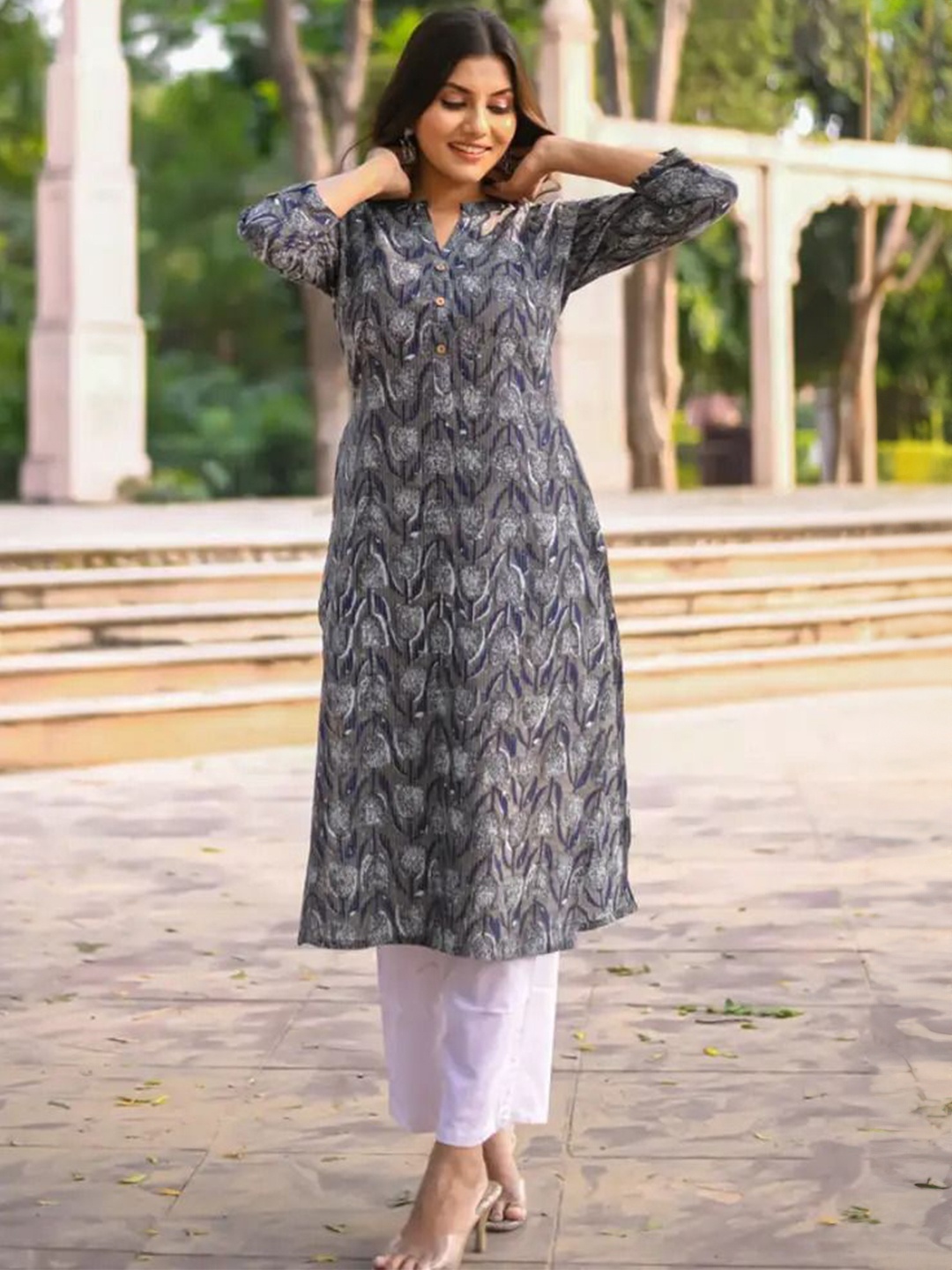 

Vivika Floral Printed Pure Cotton Mandarin Collar Neck Kurta, Grey