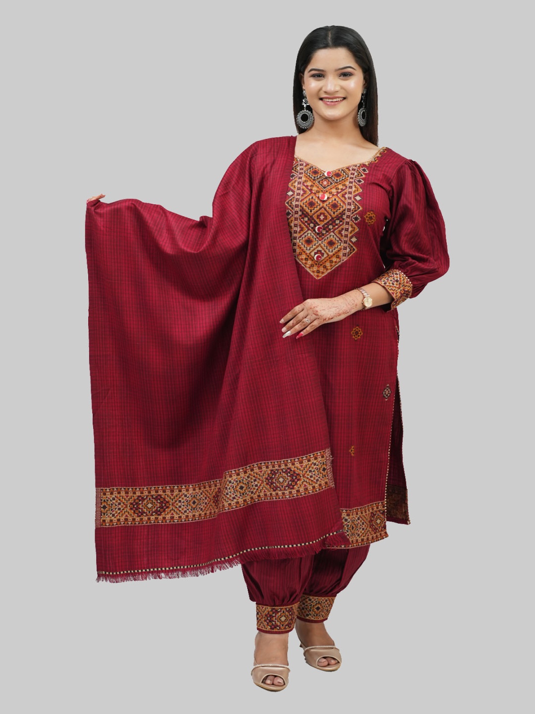 

Tones-N-Shades Geometric Woven Design Velvet Unstitched Dress Material, Maroon