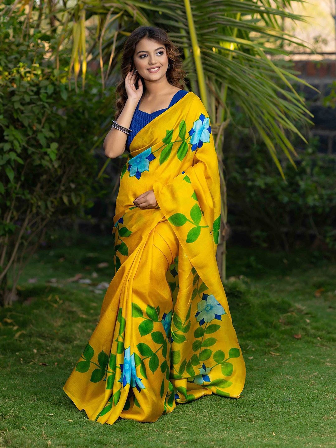 

Prasam Floral Printed Pure Silk Murshidabad silk Saree, Yellow