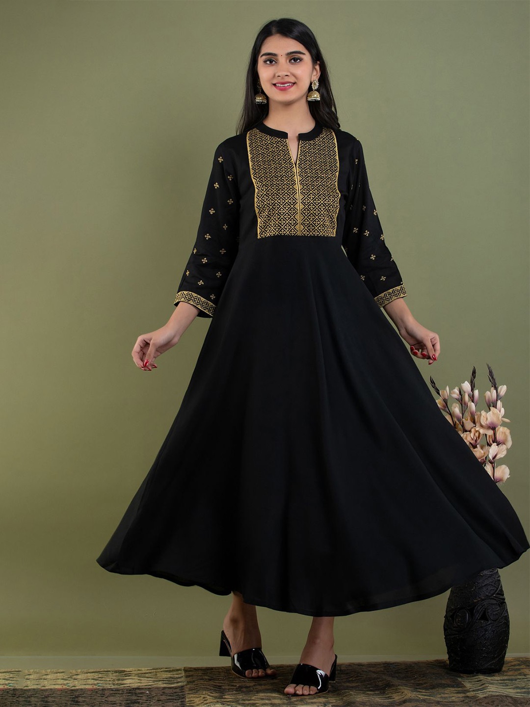 

ANNAYEMA APPARELS Floral Embroidered Mandarin Collar A-Line Kurta, Black