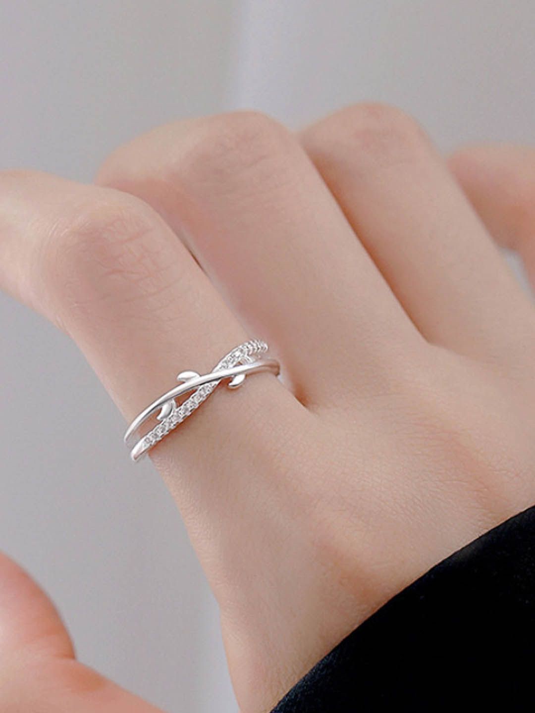 

StyleCast Elegant Silver-Toned Stones-Studded Leaf Shaped Finger Ring