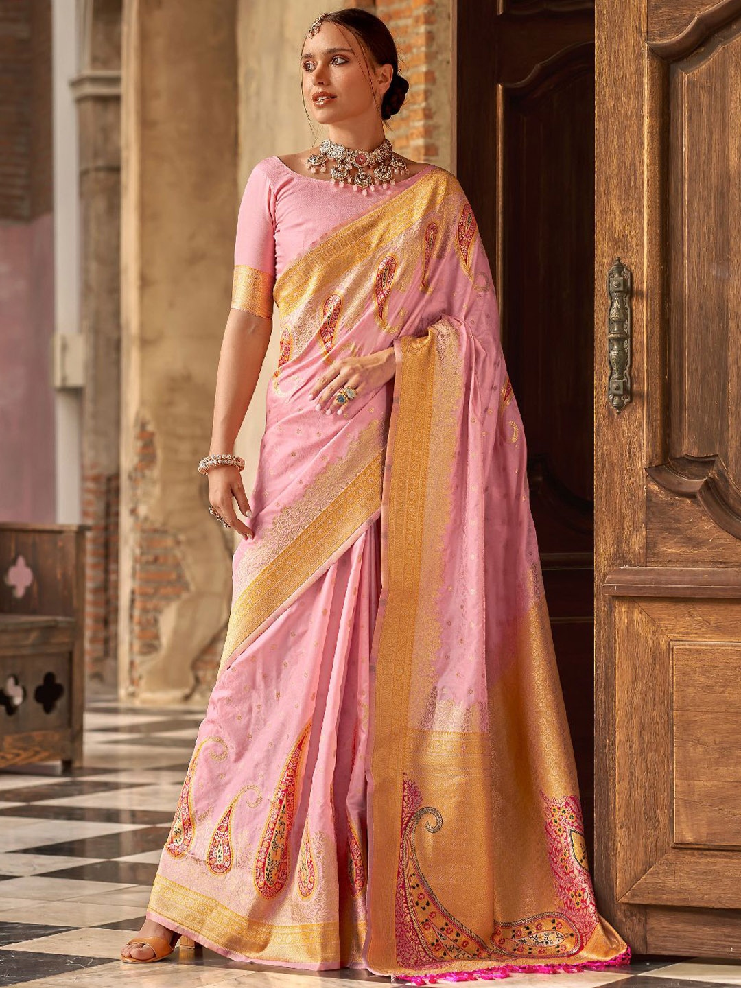 

Panzora Woven Design Zari Saree With Unstitched Blouse Piece, Pink