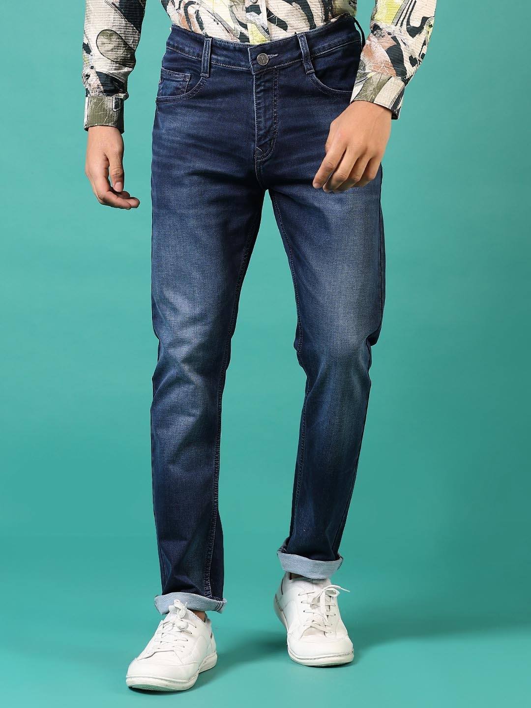 

V-Mart Men Cotton Light Fade Mid-Rise Jeans, Blue