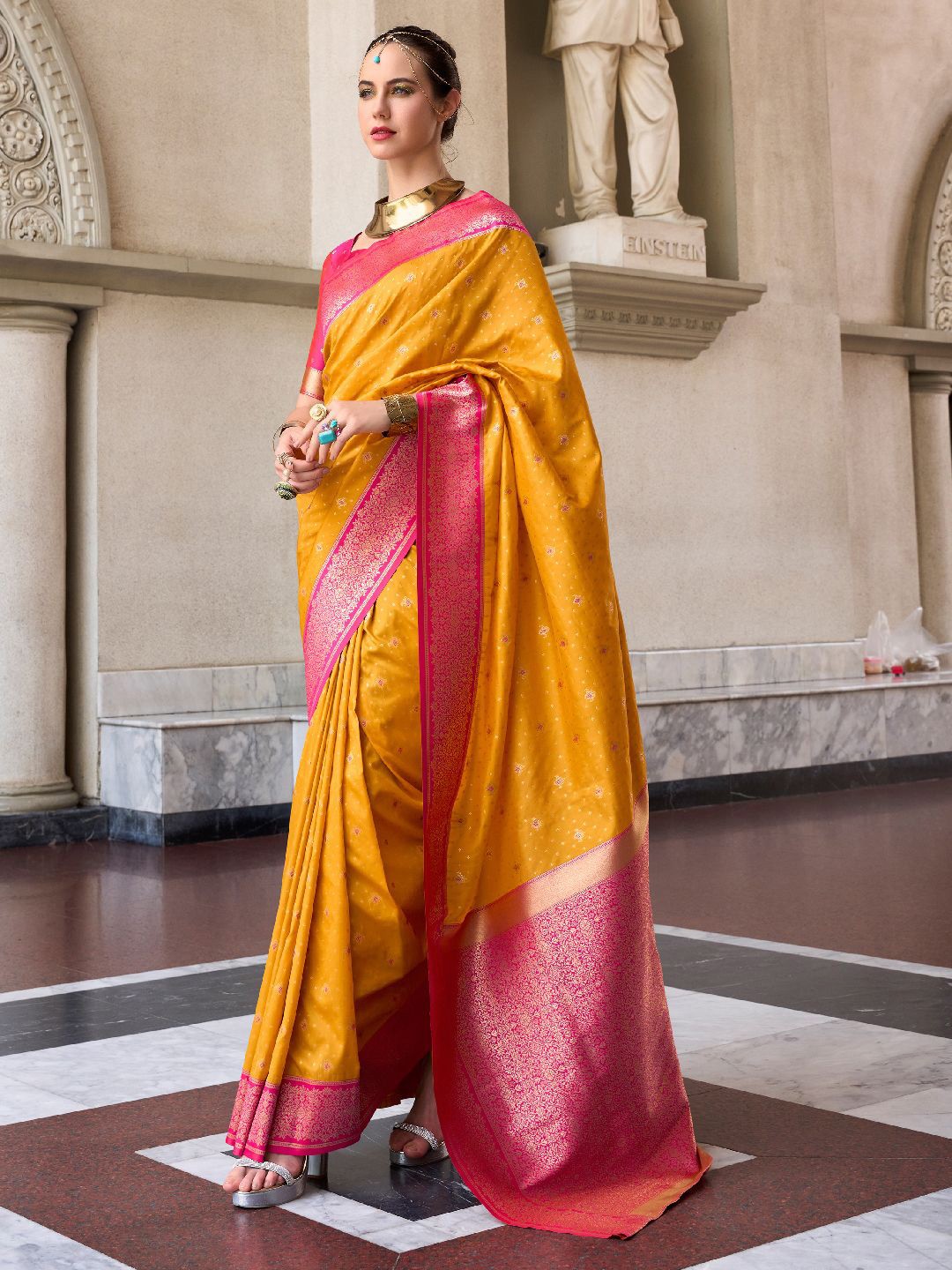 

Panzora Woven Design Zari Banarasi Saree With Unstitched Blouse Piece, Yellow