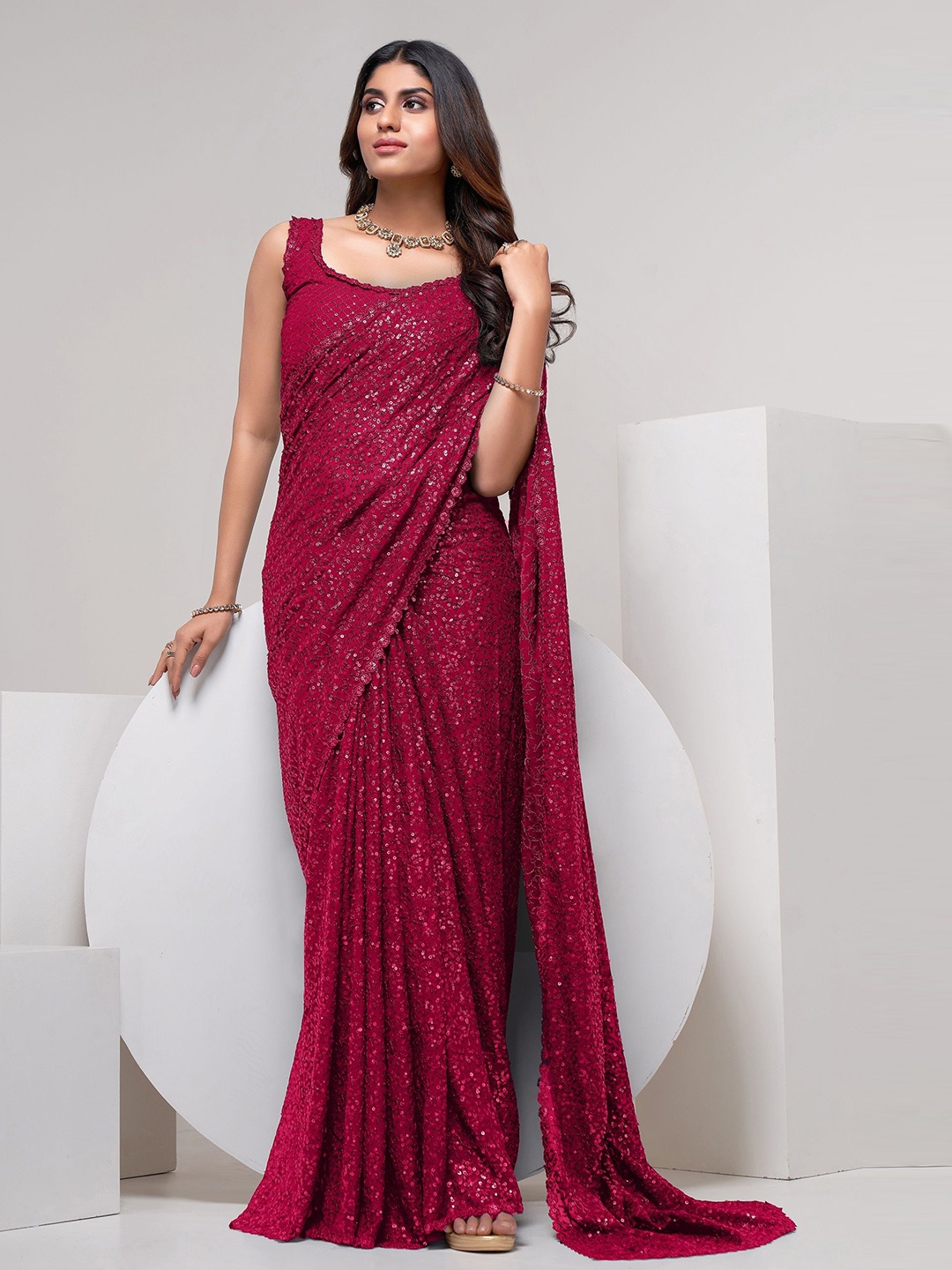 

DIVINE EXIM Embellished Sequinned Saree, Pink