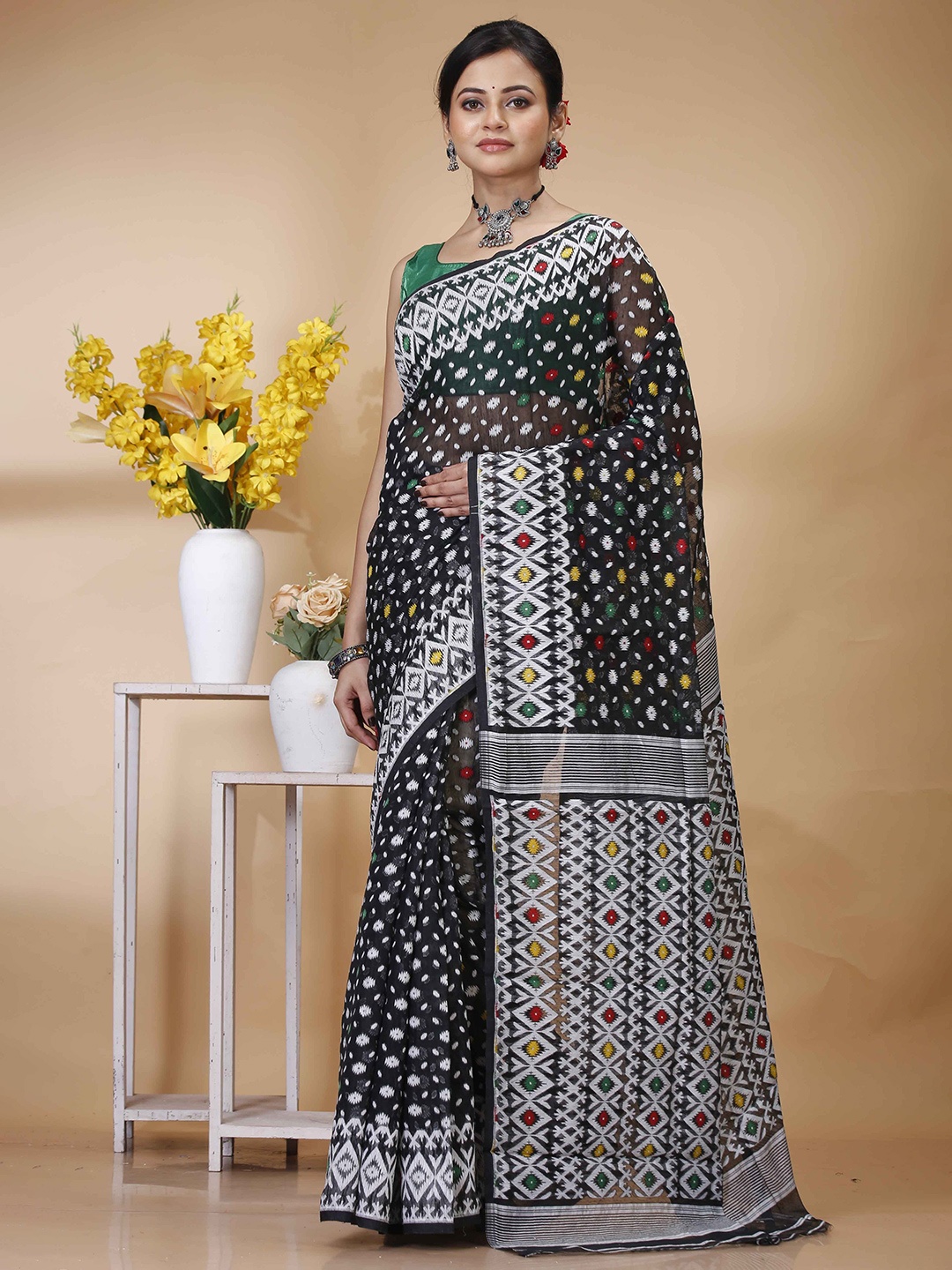 

SRILOK Woven Design Pure Cotton Jamdani Saree, Black