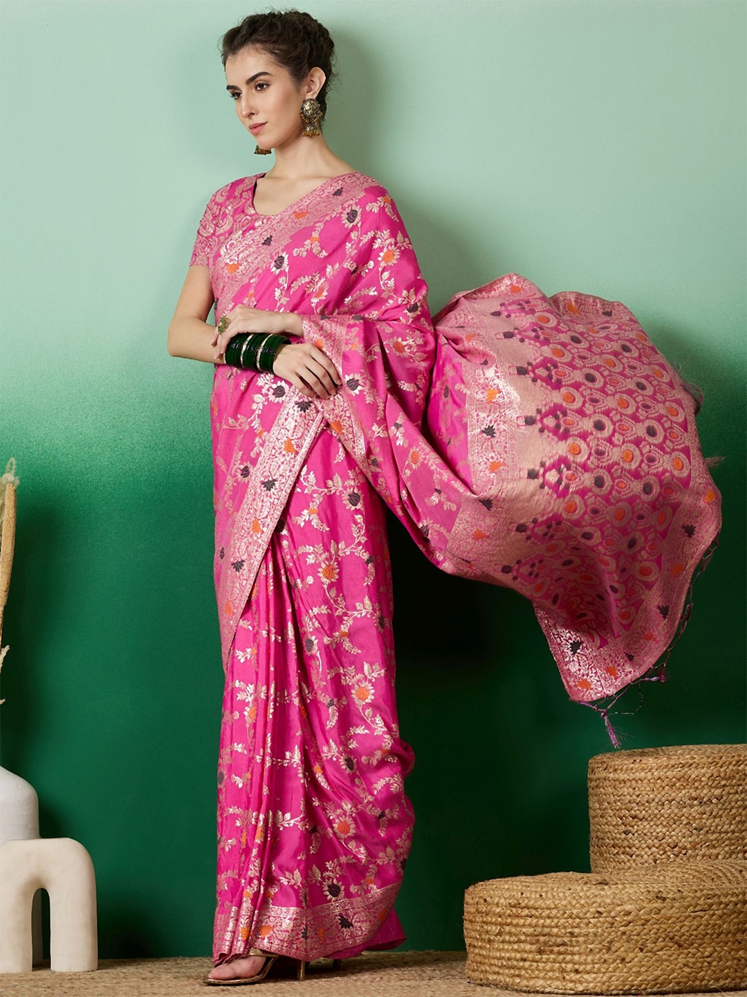 

DEVATITHI Staple Dola Jacquard Saree, Pink