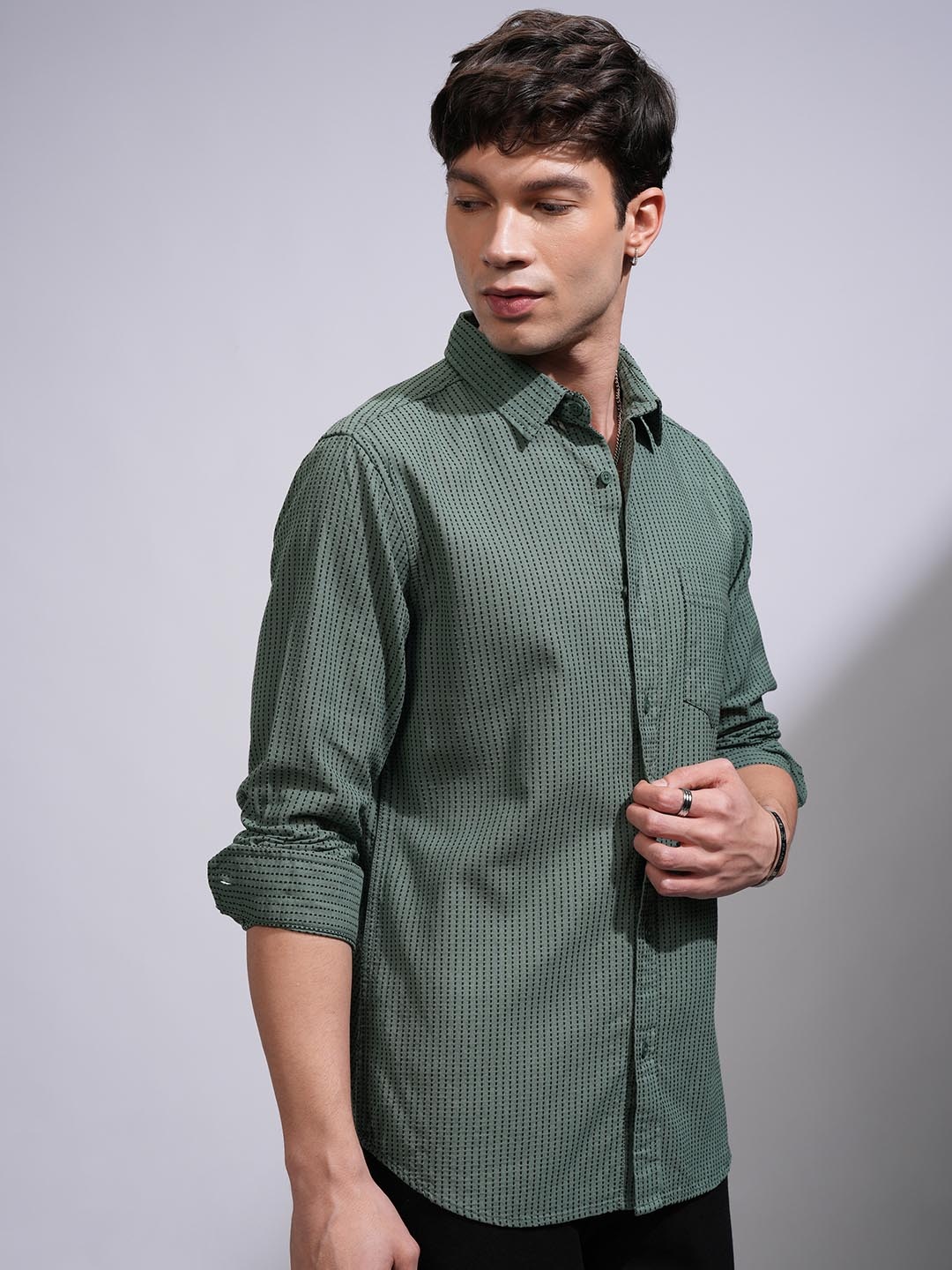 

HIGHLANDER Men Spread Collar Vertical Striped Cotton Casual Shirt, Green