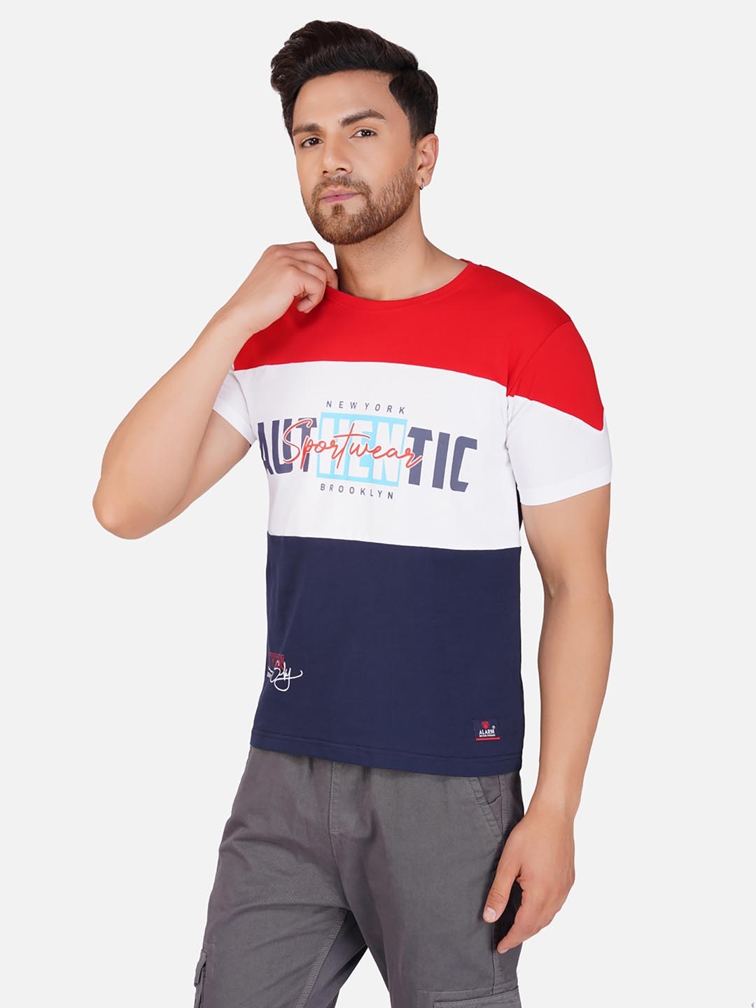 

ALARM Men Colourblocked Round Neck Cotton T-shirt, Navy blue