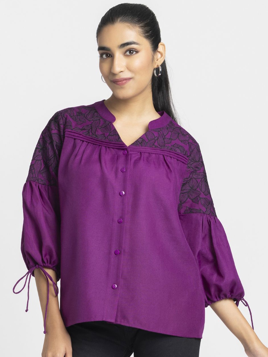 

SHAYE Women Smart Relaxed Fit Mandarin Collar Floral Printed Casual Shirt, Purple