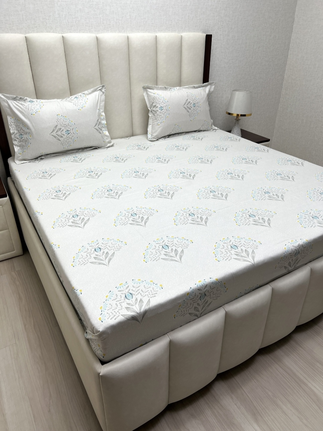 

Pure Decor Royal Passion White Printed 400 TC Pure Cotton Queen Bedsheet Set 2.54 x 2.28m