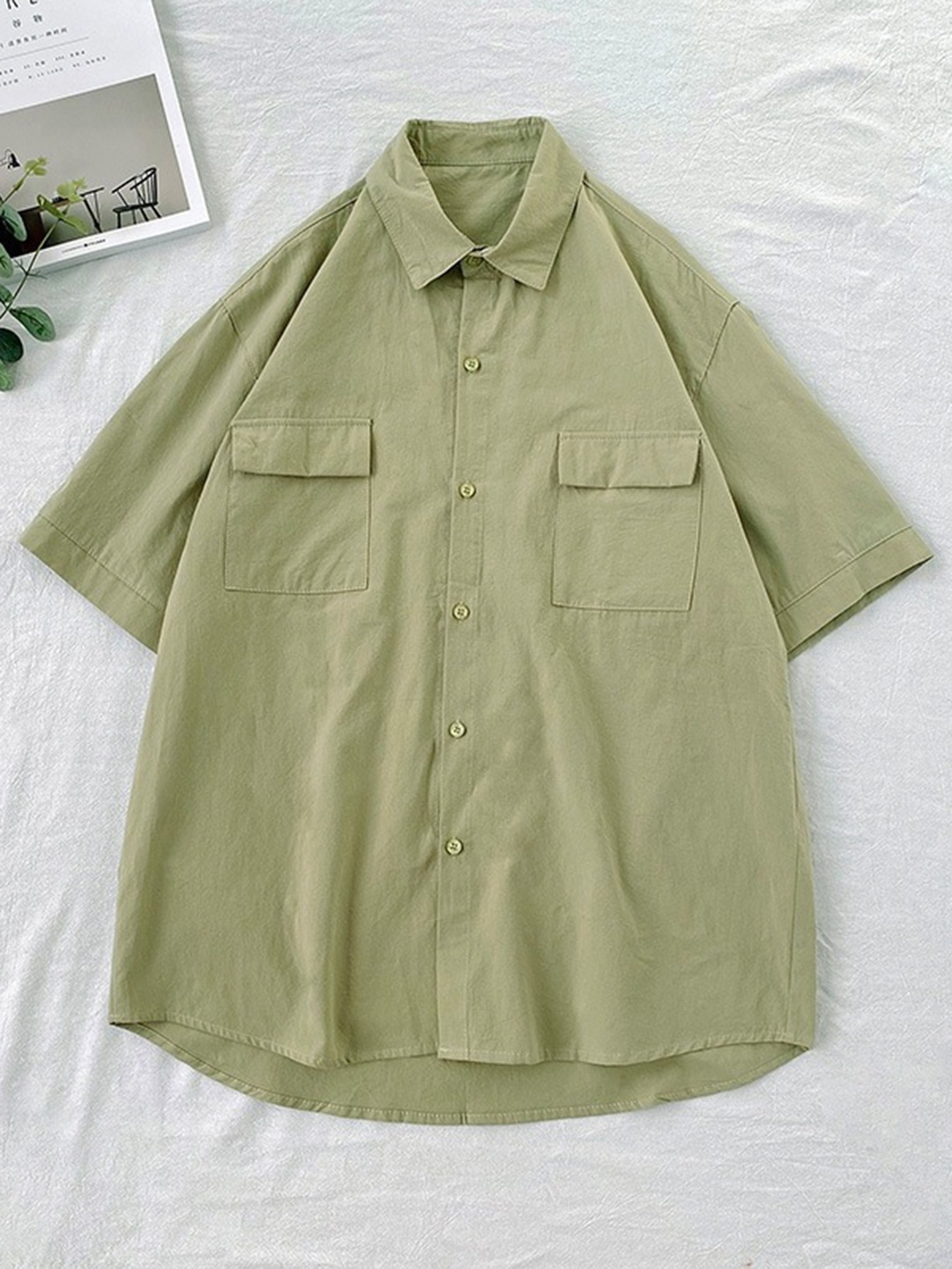 

HERE&NOW Men Oversized Fit Spread Collar Solid Casual Shirt, Green