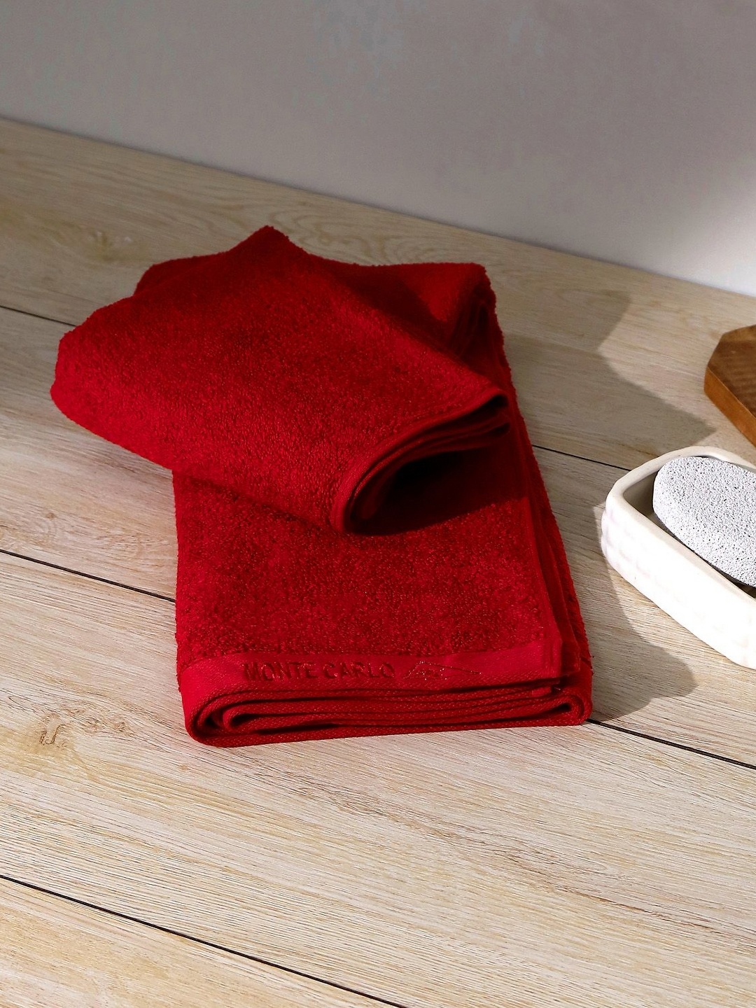 

Monte Carlo Red 1 Cotton 350 GSM Bath Towel