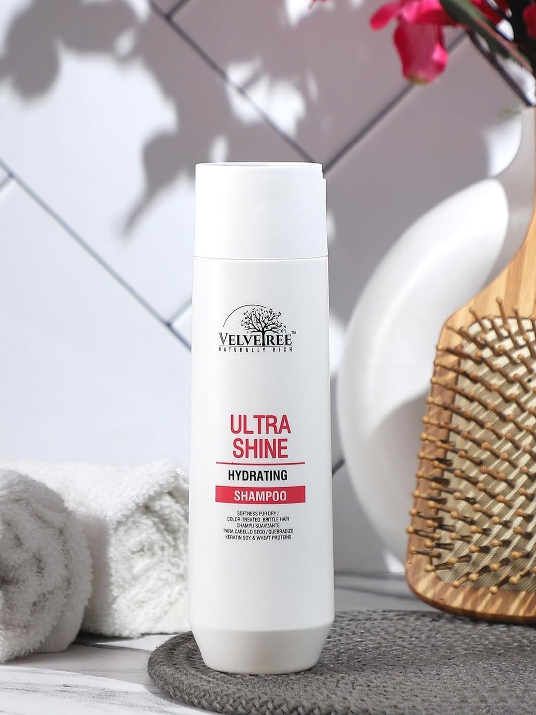 

Velvetree Ultra Shine Hydrating Keratin Shampoo - 250 ml, White