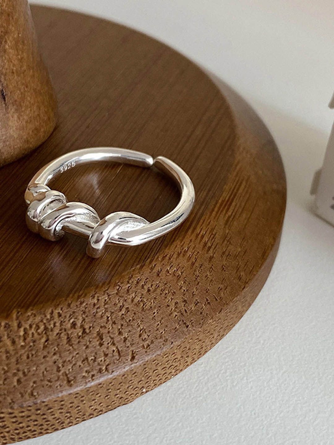 

StyleCast 925 Silver-Toned And Plated Adjustable Finger Ring