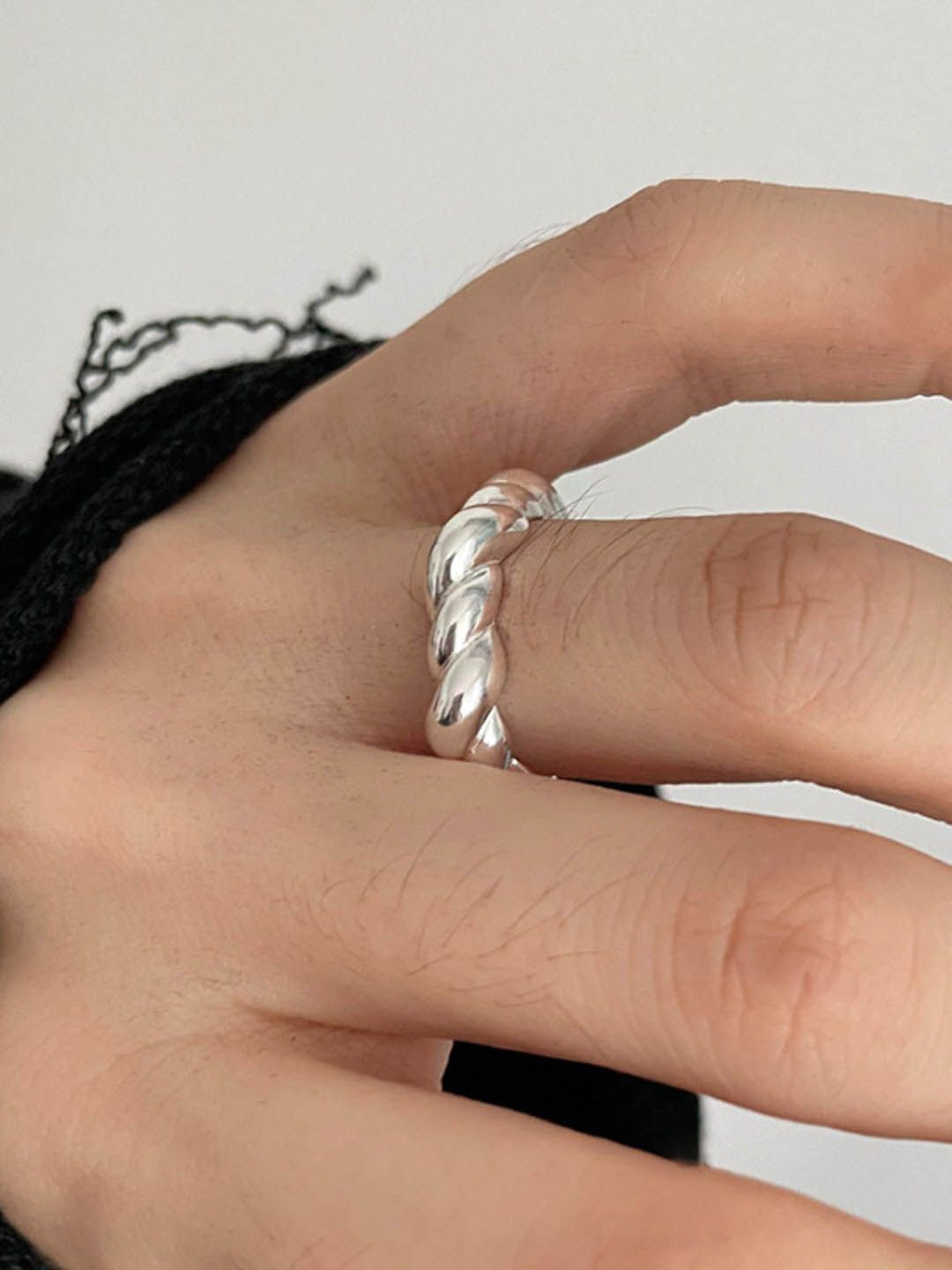 

StyleCast Elegant Silver-Toned Intricate Textured Circular Shaped Finger Ring