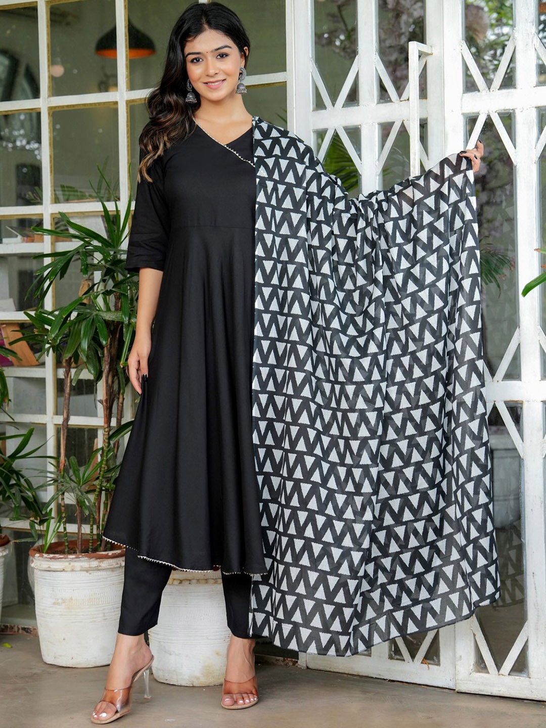 

SHOOLIN V-Neck Gotta Patti Anarkali Kurta With Trousers And Dupatta, Black