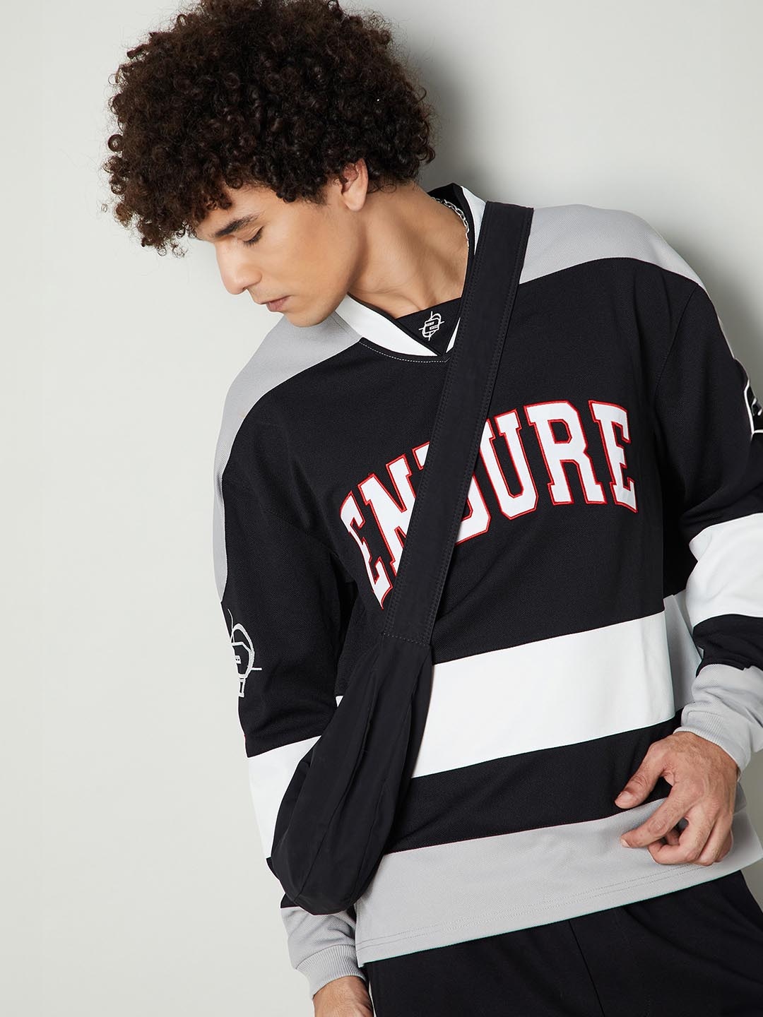

max Men Striped Sweatshirt, Black