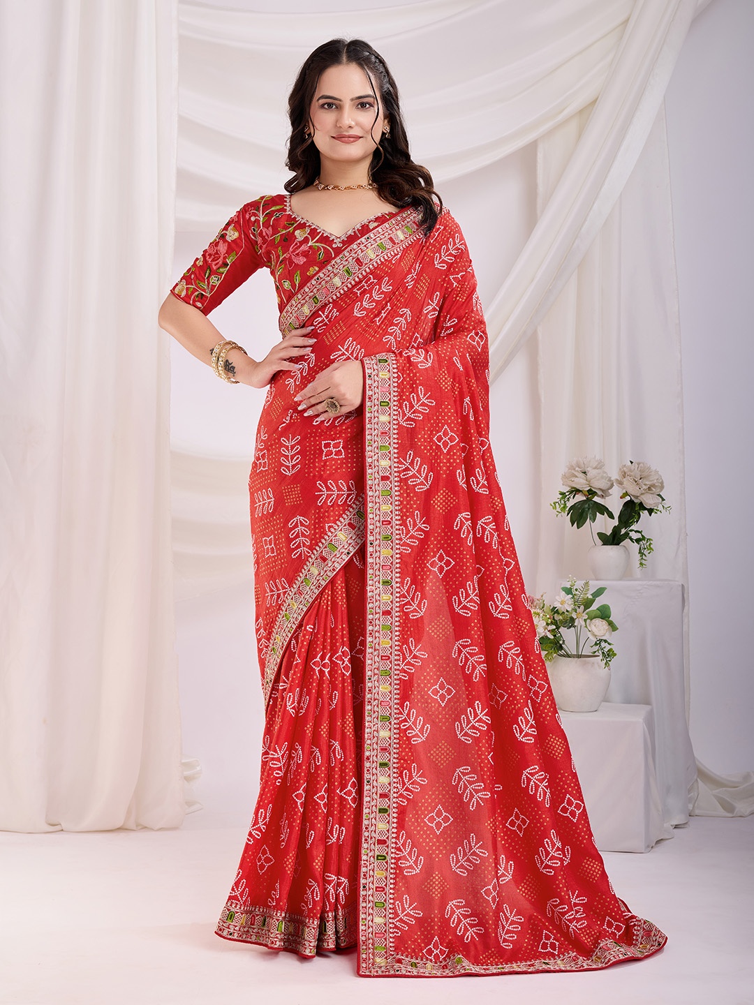 

HERE&NOW Floral Printed Embroidered Bandhani Saree, Red