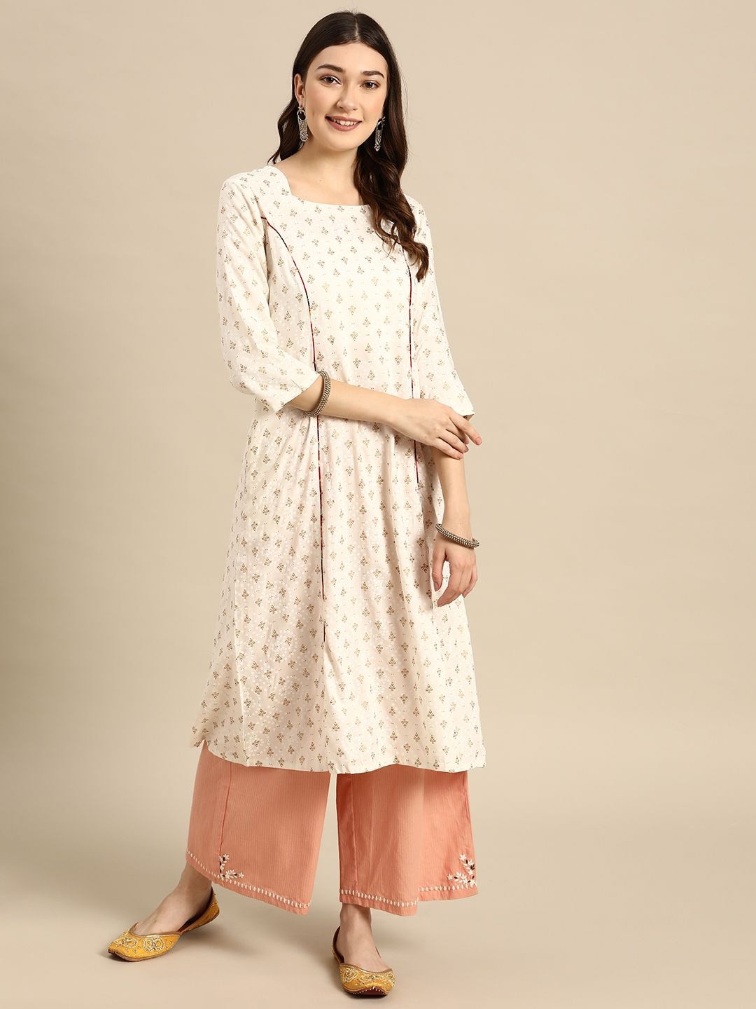 

Suha Floral Printed Panelled Square Neck A-Line Kurta, Peach