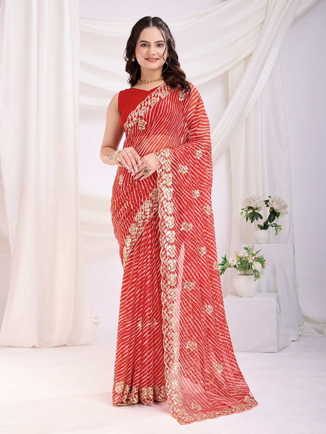 

HERE&NOW Floral Embroidered Saree, Red