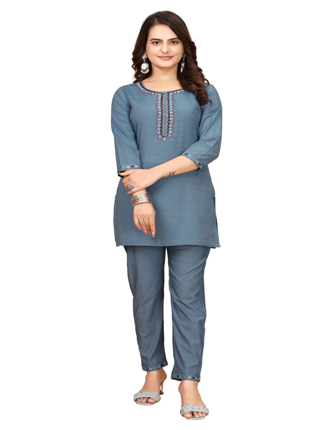 

Anouk Blue Round Neck Tunic With Trouser