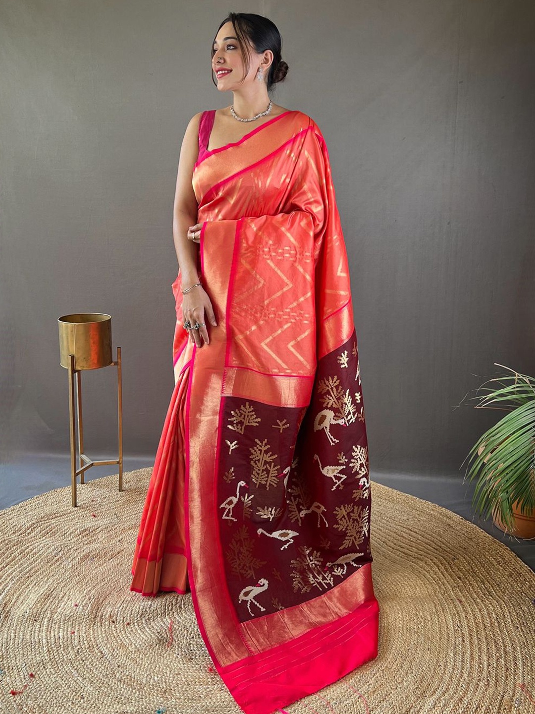 

TORONFRAS Woven Design Zari Kanjeevaram Saree, Peach