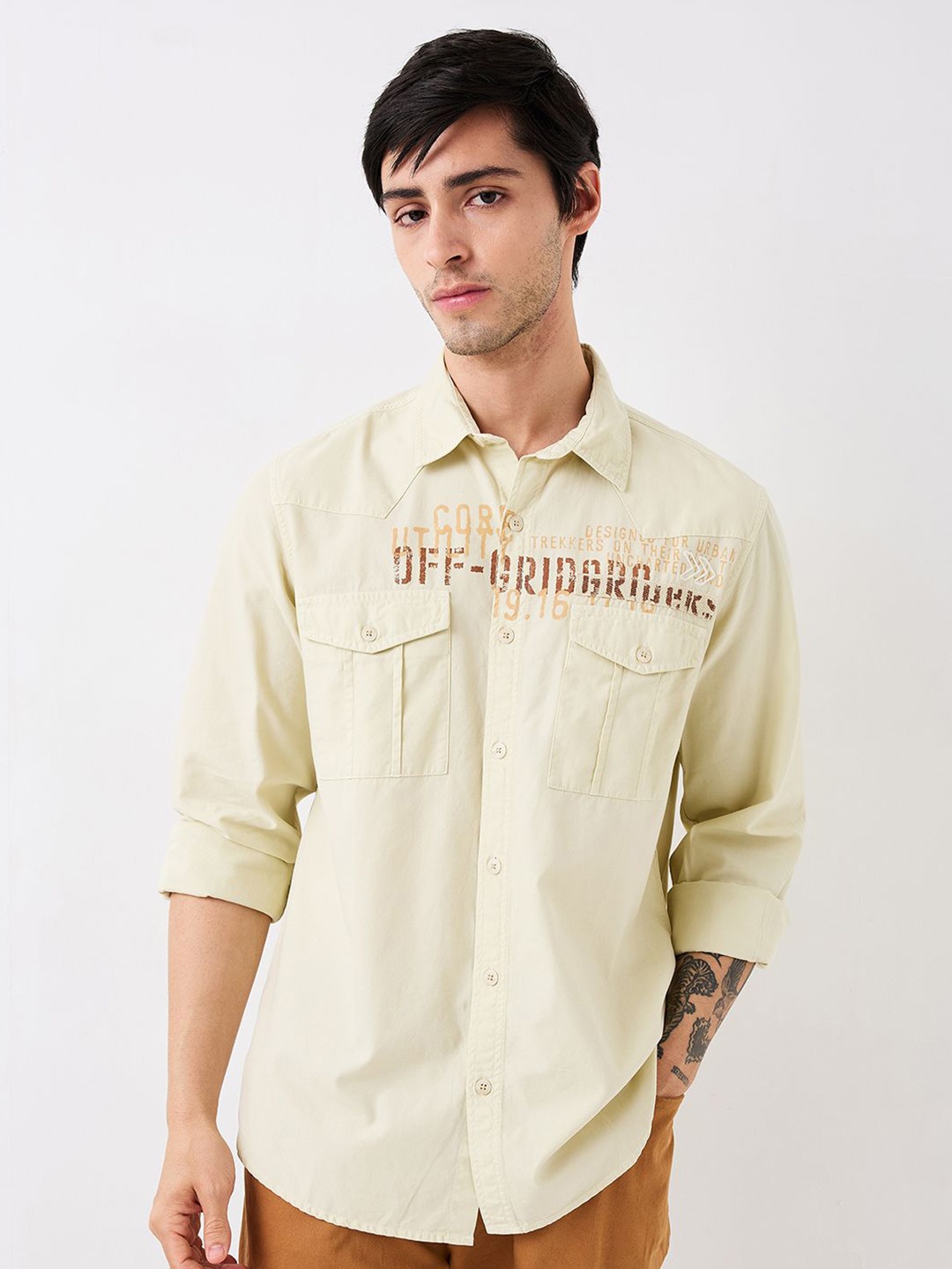 

SPYKAR Men Spread Collar Typography Printed Cotton Casual Shirt, Beige