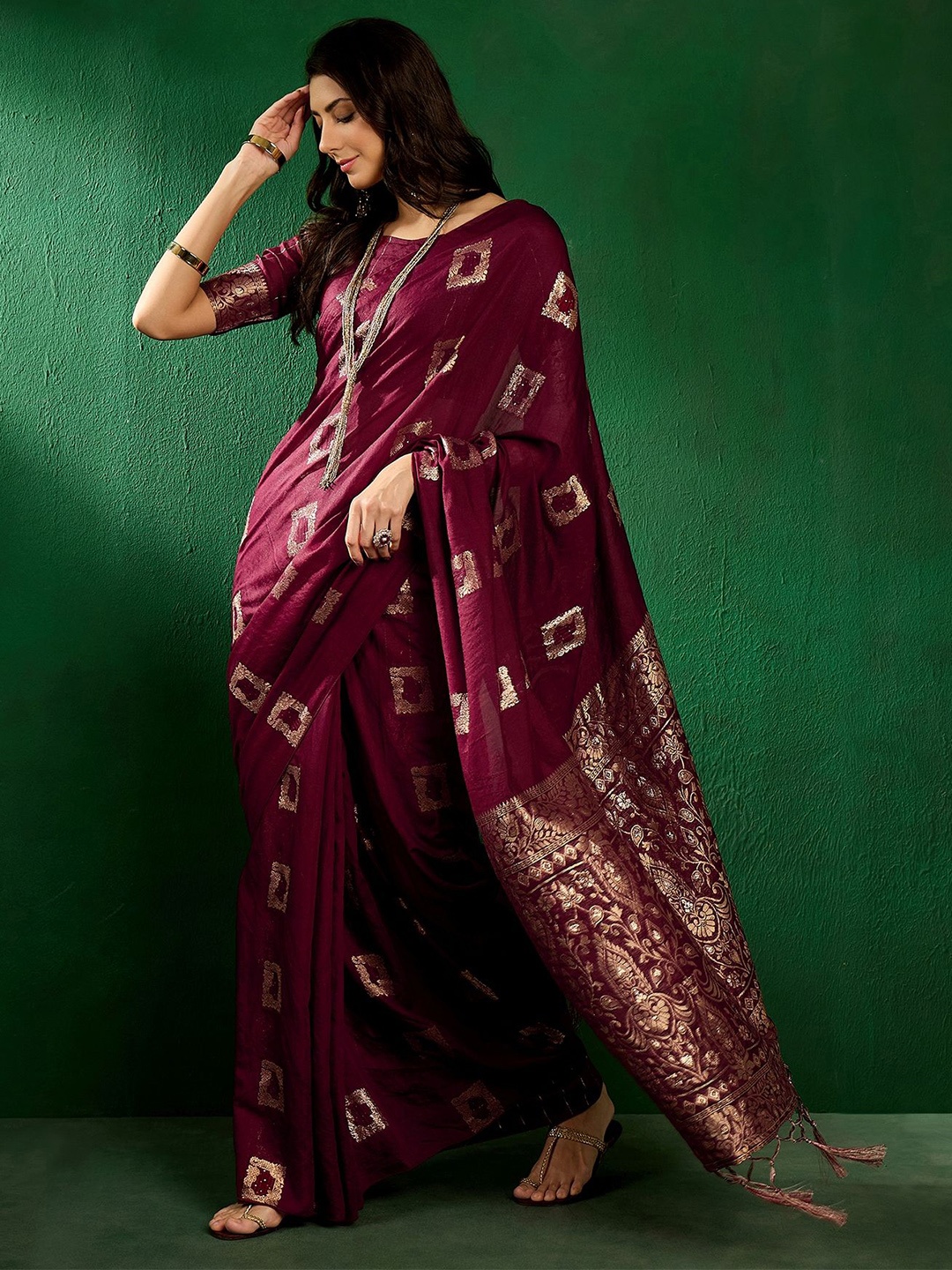 

DEVATITHI Woven Design Saree, Purple