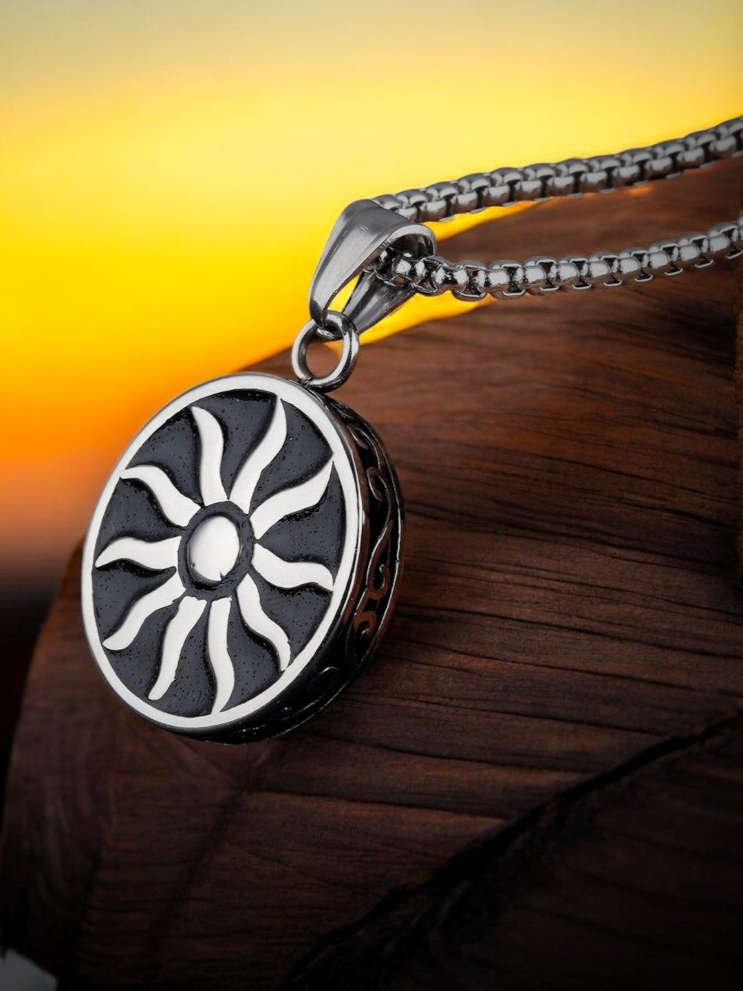 

fabula Circular Pendants with Chains, Silver