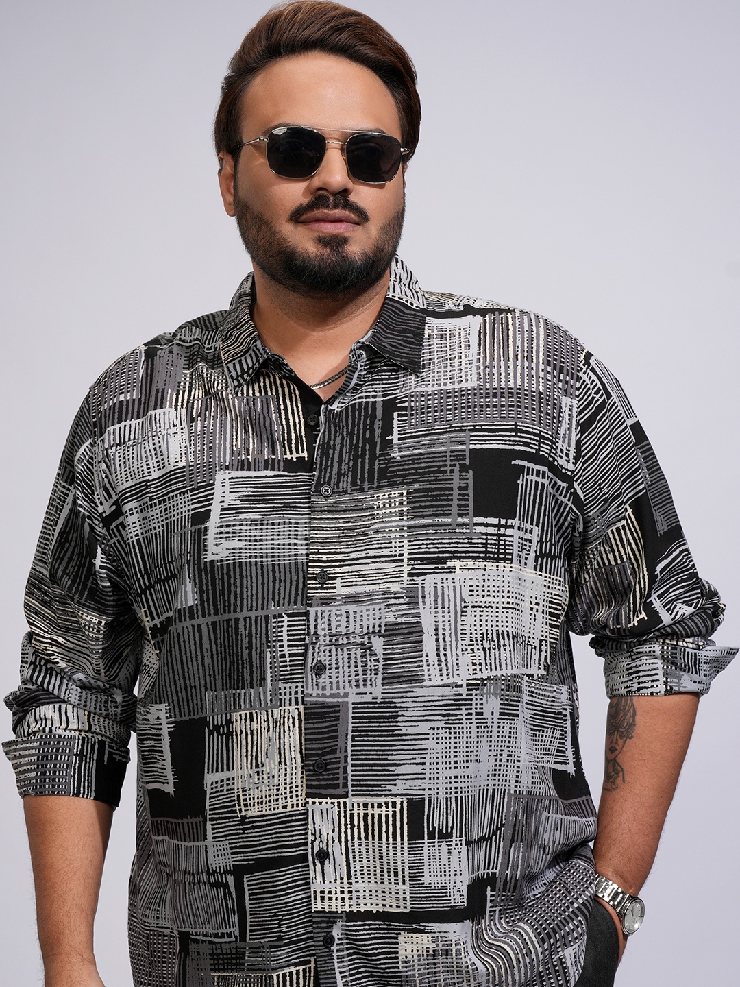 

HIGHLANDER Men Printed Casual Shirt, Black