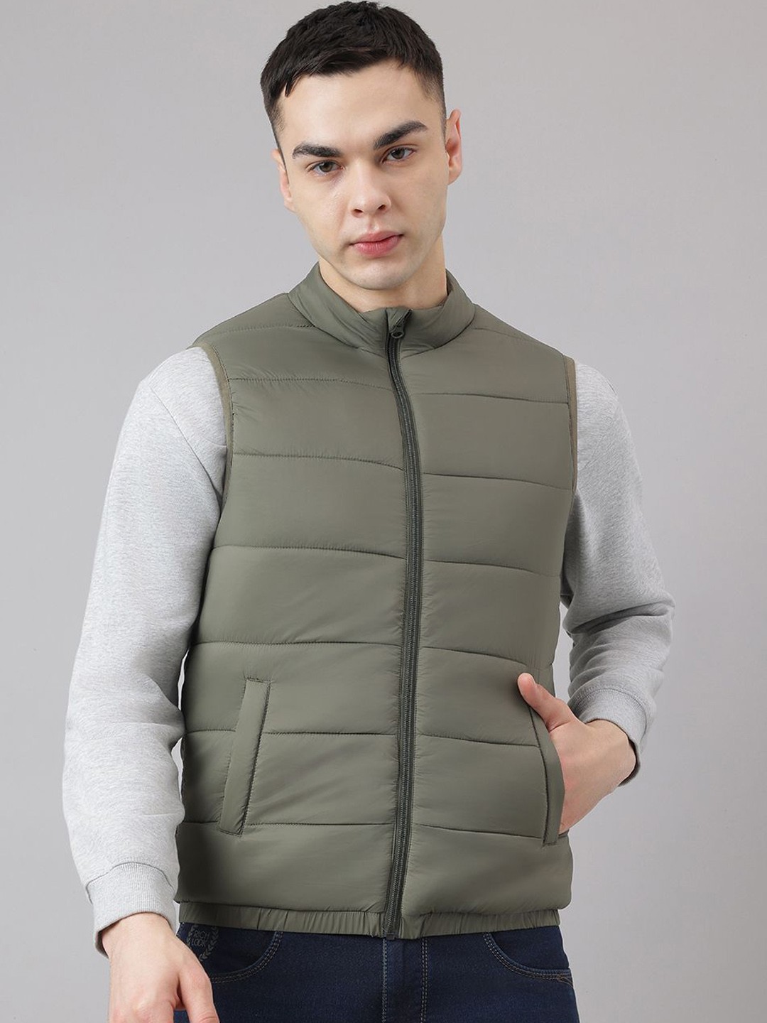 

Richlook Men Colourblocked Polycotton Outdoor Puffer Jacket, Olive