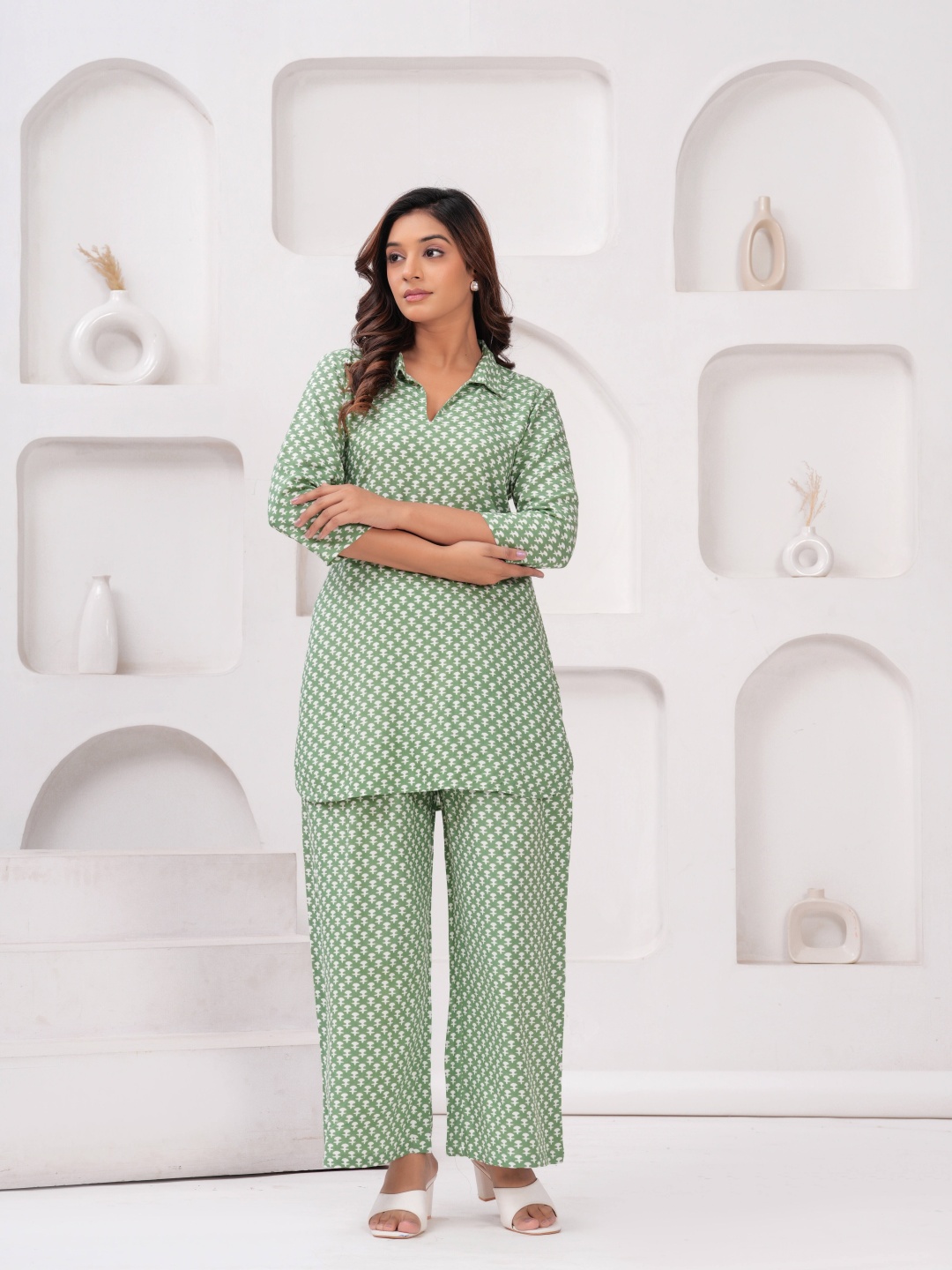 

NNAVDHA Floral Printed Shirt Collar Tunic With Trousers, Sea green