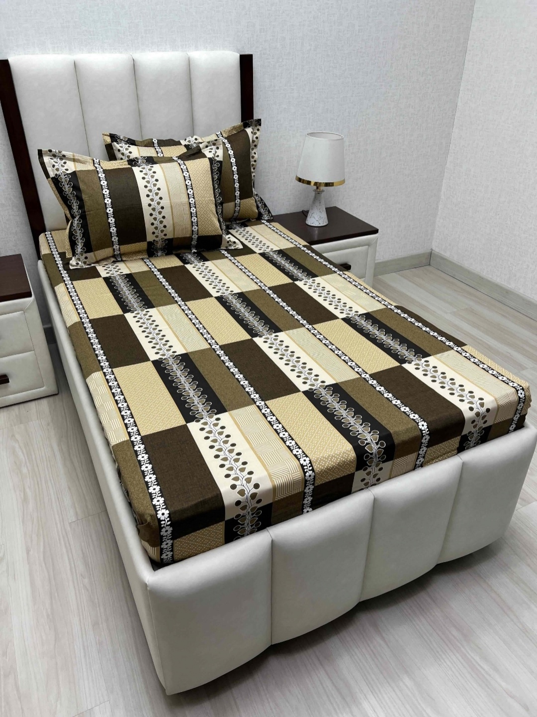 

Pure Decor Lounge Fur Brown Printed 330 TC Pure Cotton Single Bedsheet Set 1.73 m x 2.36 m