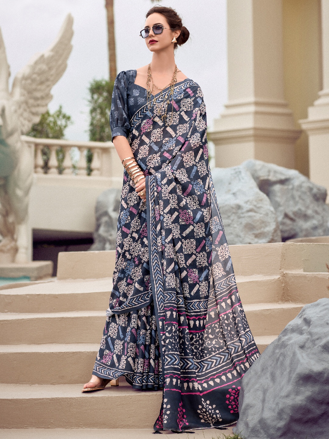 

Panzora Floral Printed Saree, Navy blue