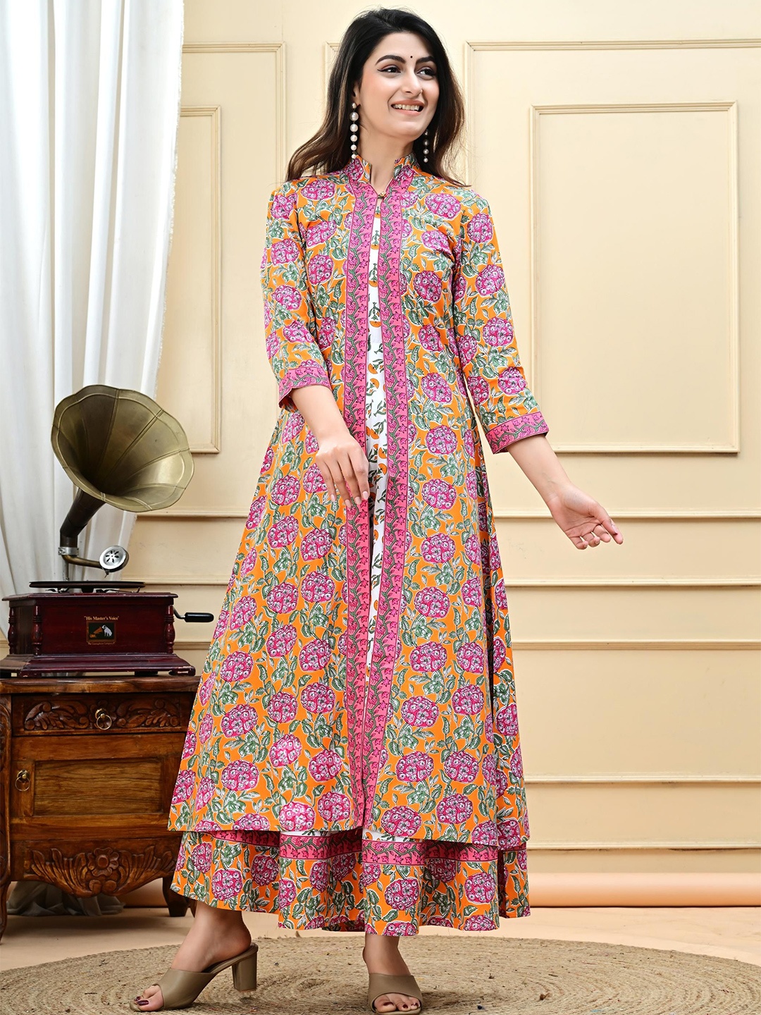 

DSS FASHION Women Floral Printed Pure Cotton Panelled Anarkali Kurti, Pink