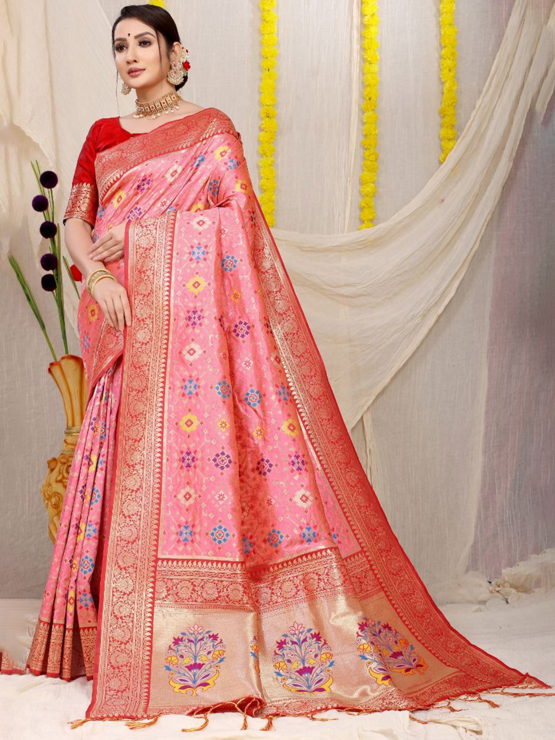 

amirat Woven Design Zari Pure Silk Banarasi Saree, Peach