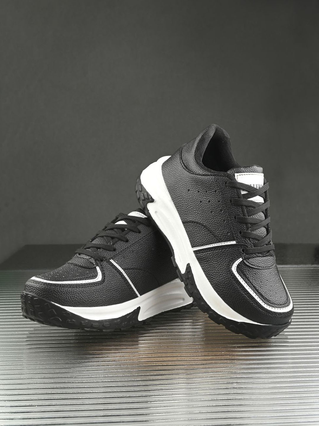 

Killer Women Colourblocked Sneakers, Black