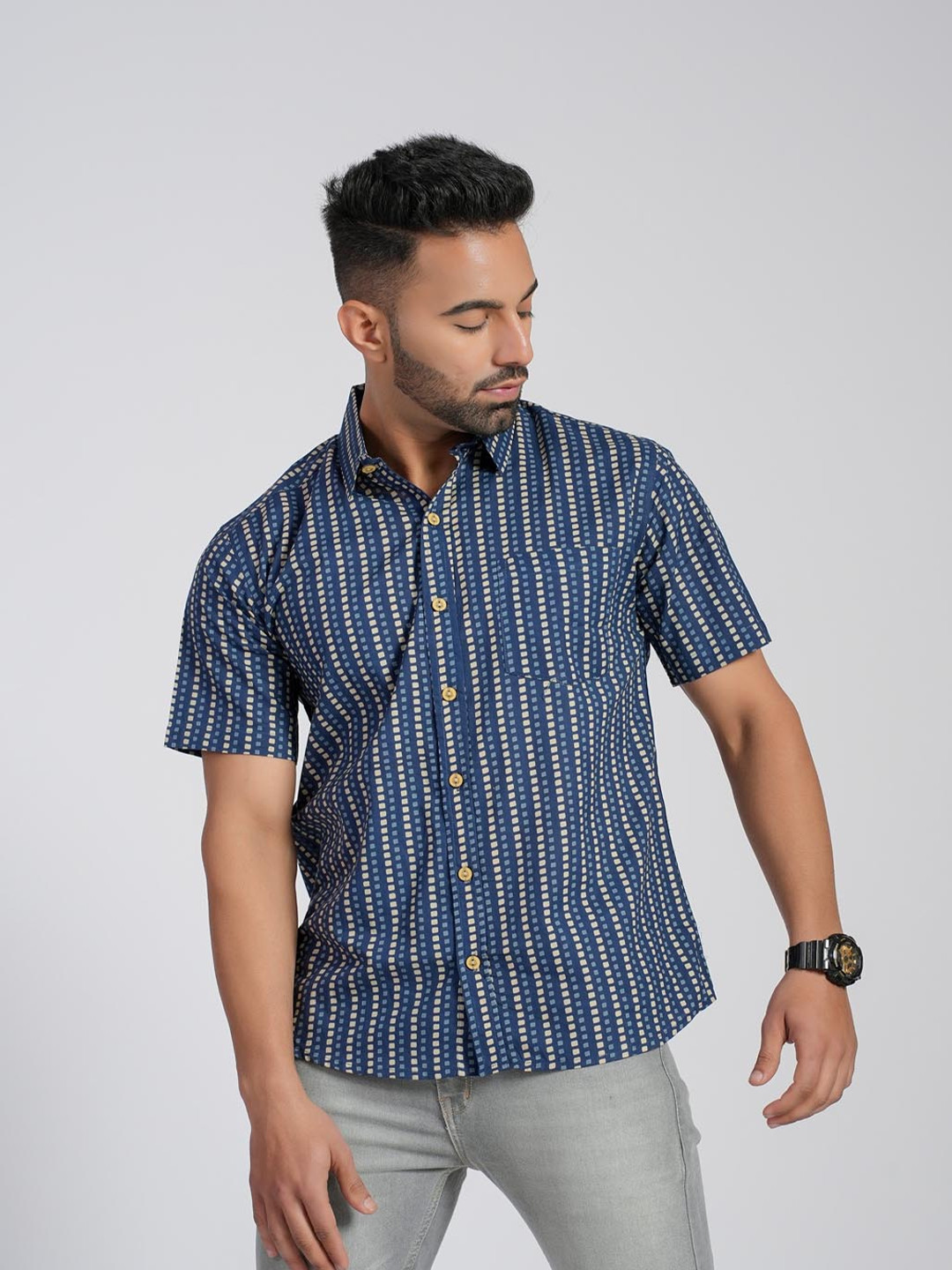 

Cotton Curio Men Comfort Fit Spread Collar Vertical Striped Cotton Casual Shirt, Navy blue