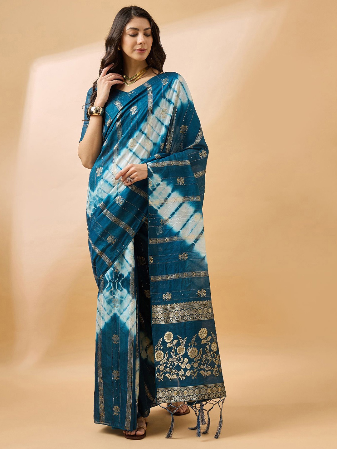 

DEVATITHI Teal Cotton Blend Saree