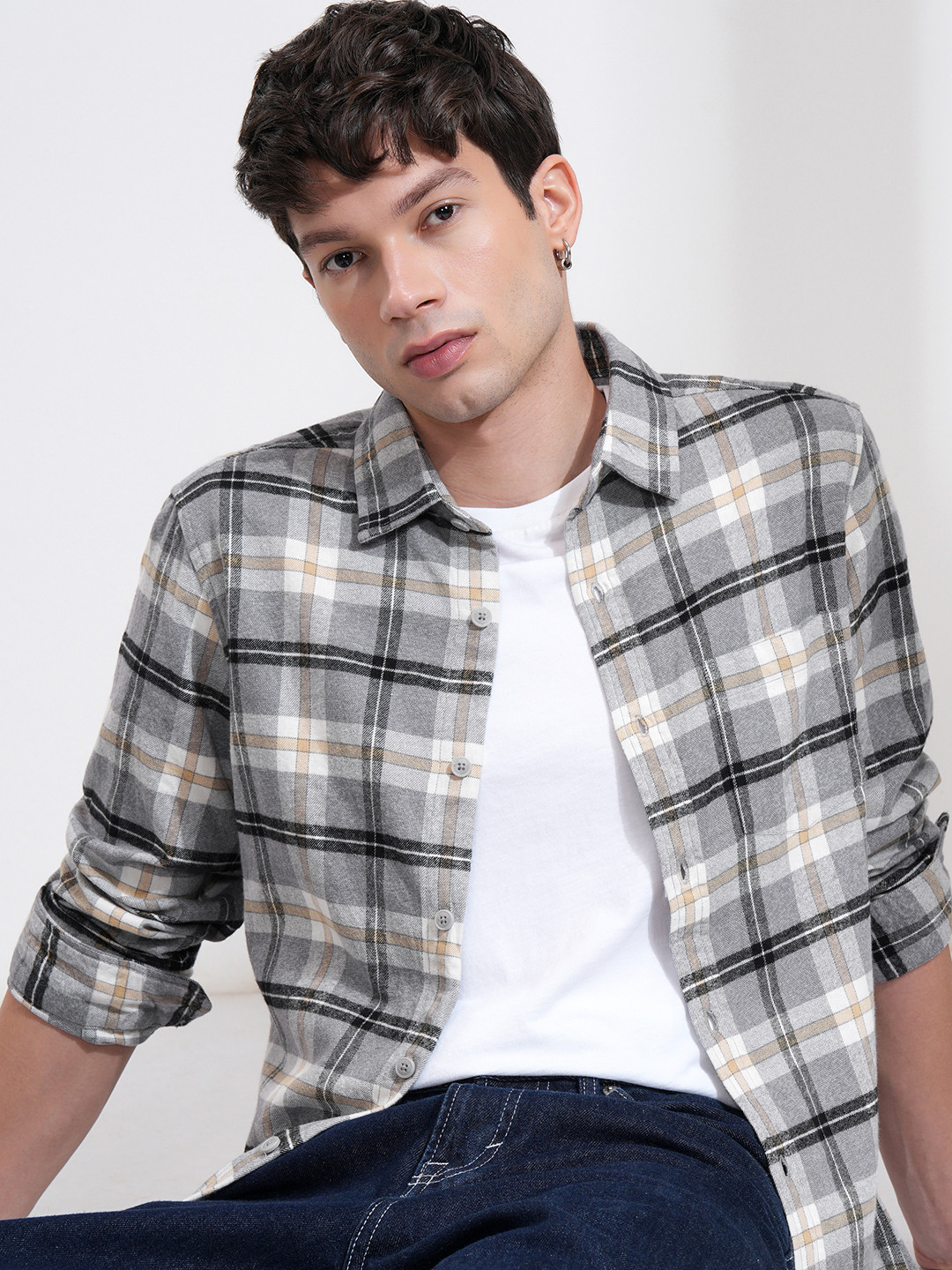 

HIGHLANDER Men Grindle Flannel Textured Checked Casual Shirt, Grey