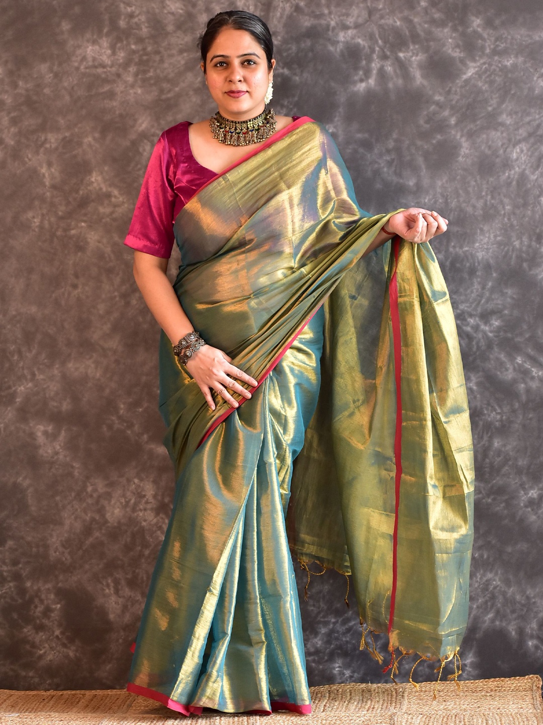 

Sundarii Raji Tissue saree, Gold