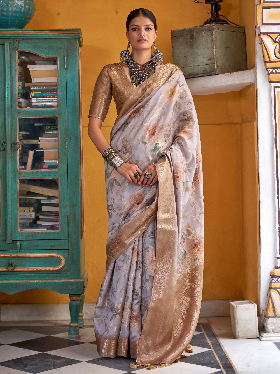 

Mitera Floral Printed Zari Saree, Lavender