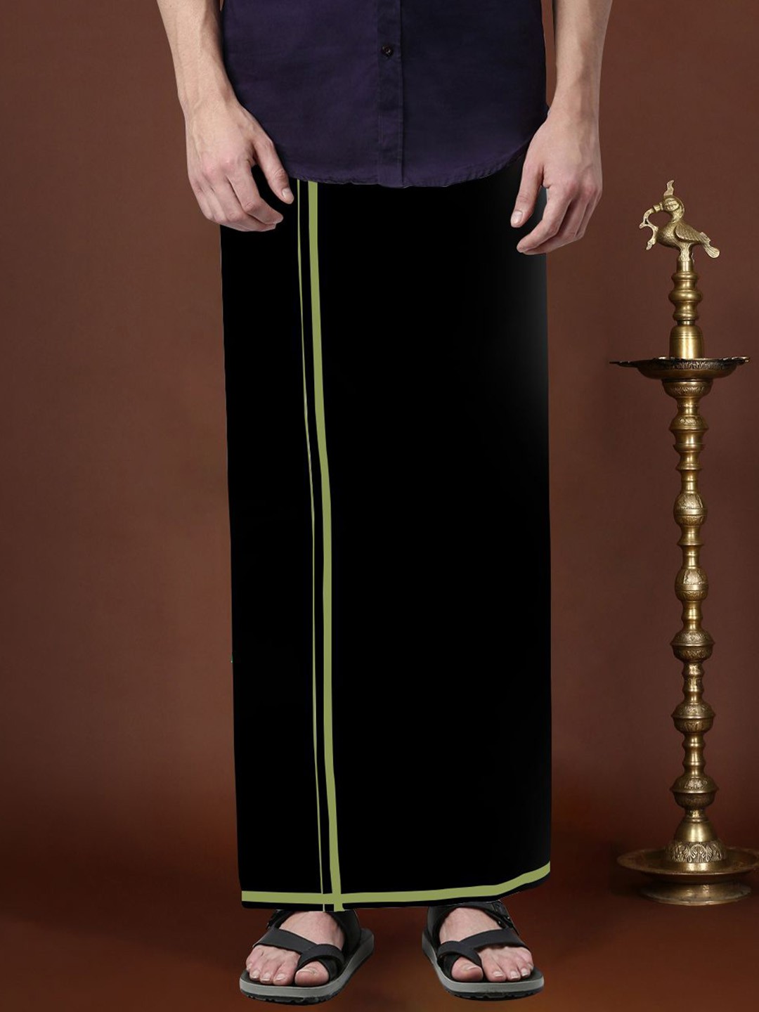 

Devala Weavers Society Men Pure Cotton Single Layer Black Dhoti with Coloured Border