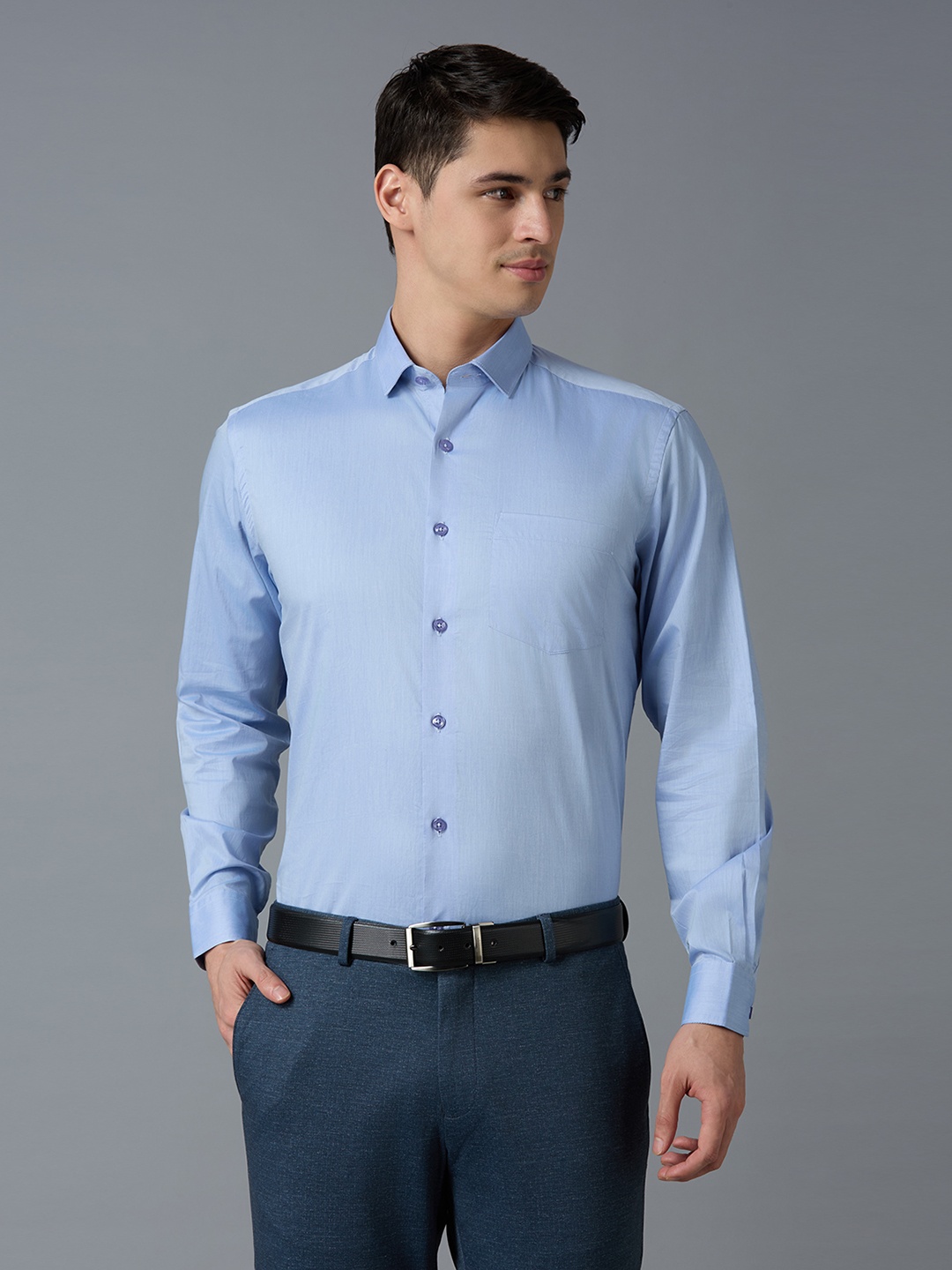 

Reid & Taylor Men India Slim Fit Spread Collar Solid Cotton Formal Shirt, Blue