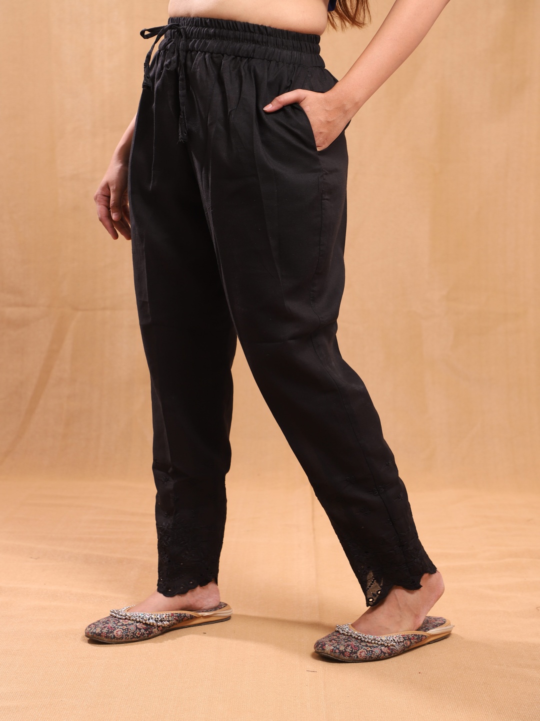 

Swarna Akriti Women Relaxed Straight Fit Chikankari Trousers, Black