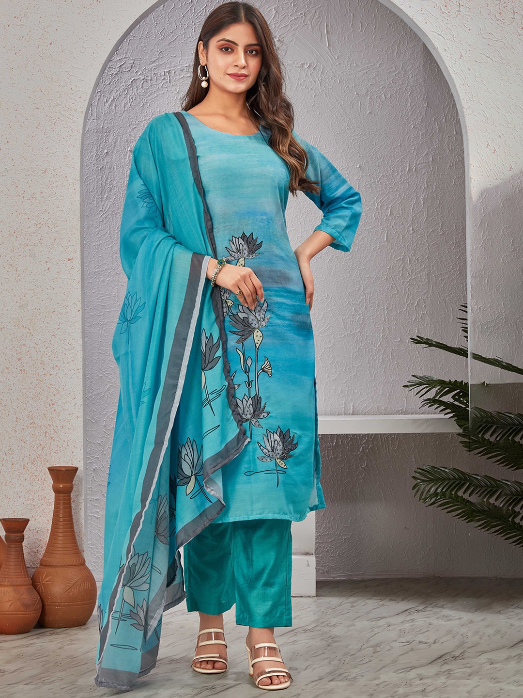 

Moda Rapido Floral Printed Straight Kurta With Trousers And Dupatta, Blue