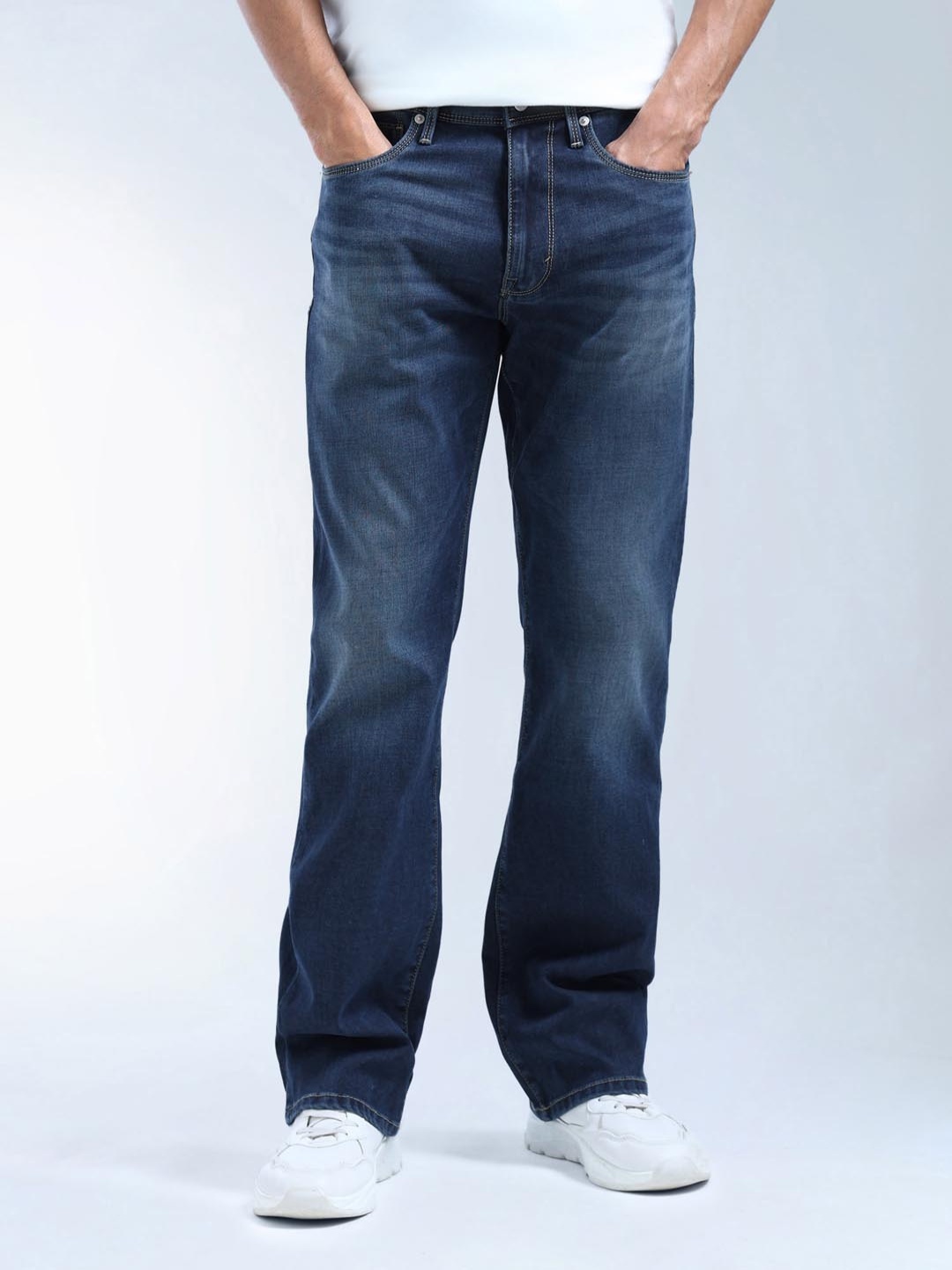 

Flying Machine Men Bootcut Light Fade Jeans, Blue